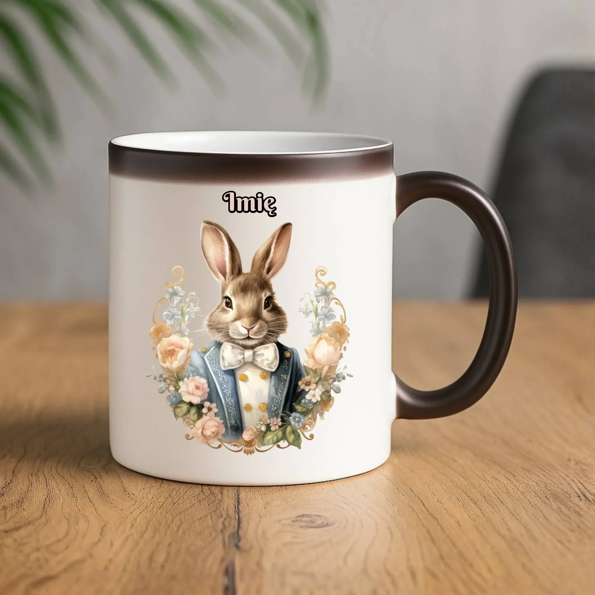 Kubek magiczny na Wielkanoc - Elegancki Pan Zając - Prezent personalizowany WN06 - StoryCups.pl