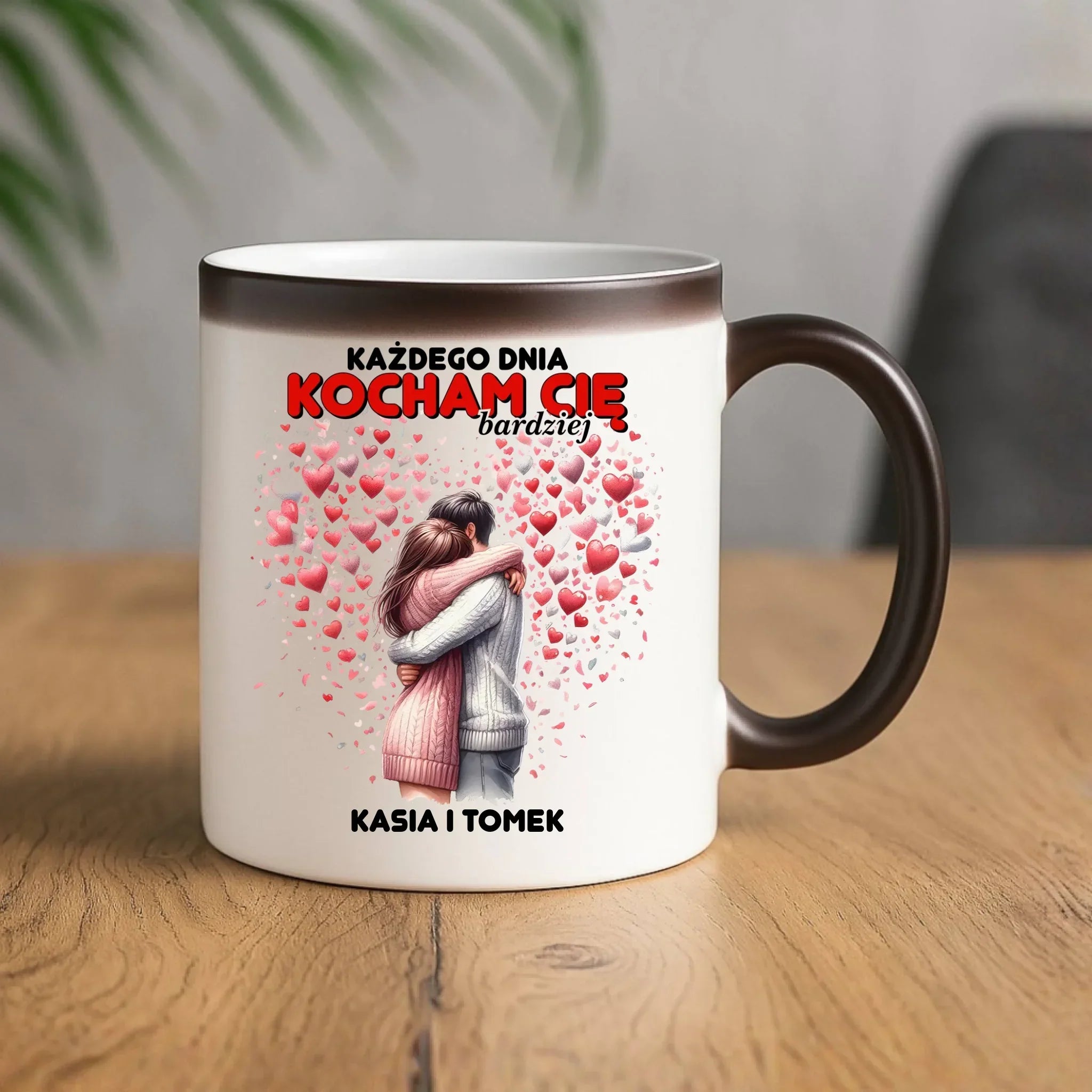 Kubek magiczny dla par - Każdego dnia kocham Cię bardziej - personalizowany W09 - StoryCups.pl