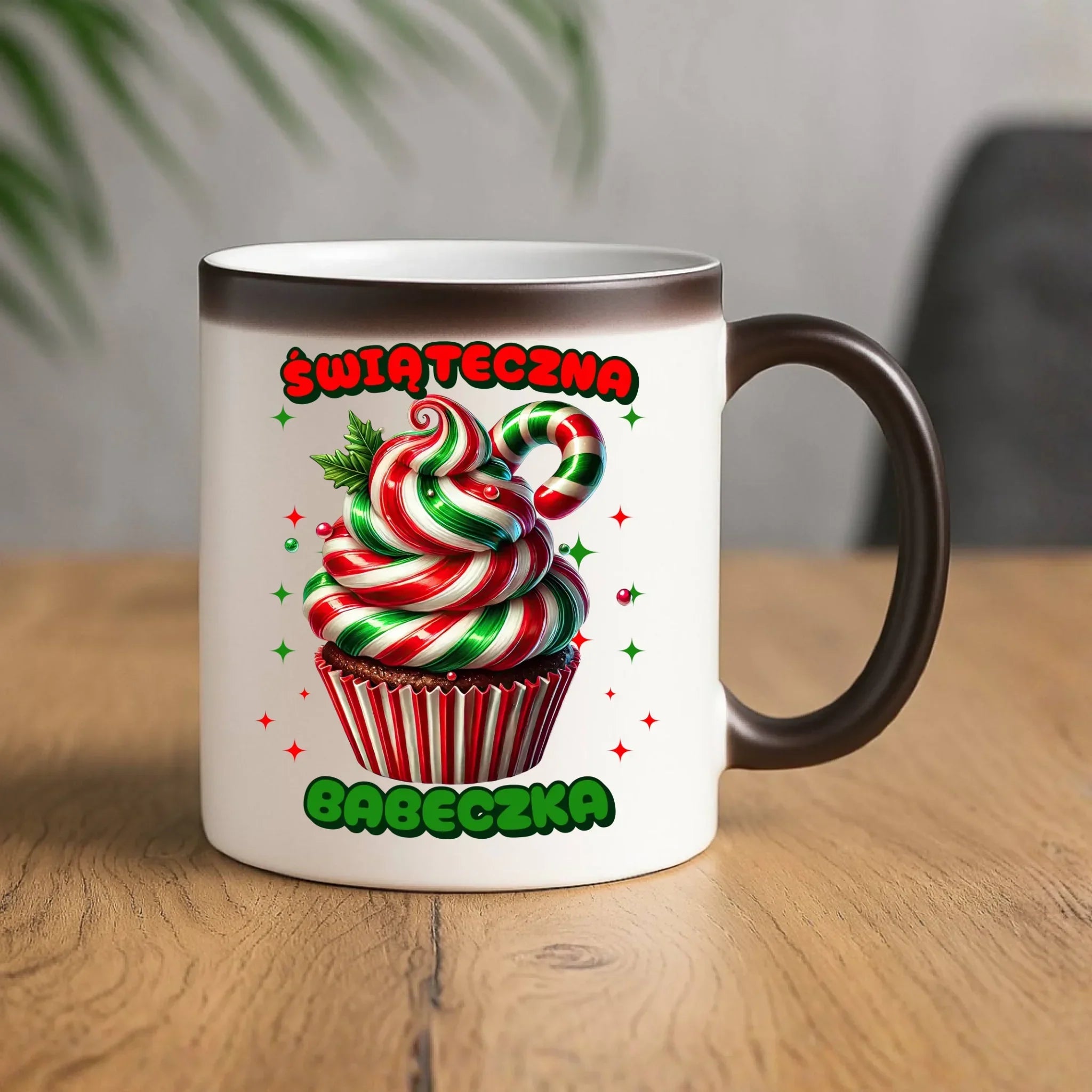 Kubek magiczny świąteczny - prezent dla niej na święta Świąteczna babeczka BN155 - StoryCups.pl