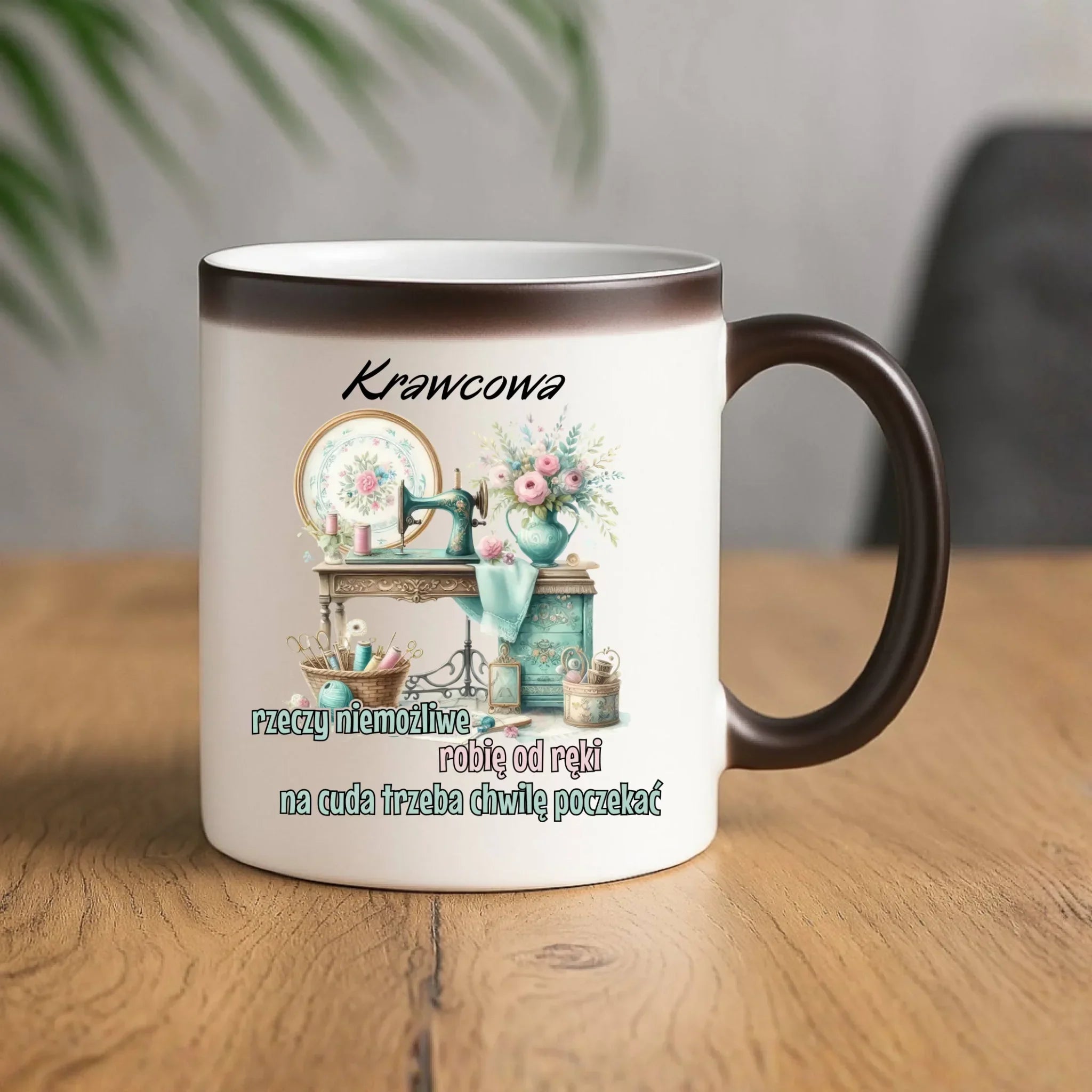 Kubek magiczny szyciowy dla krawcowej - Rzeczy niemożliwe HS35 - StoryCups.pl