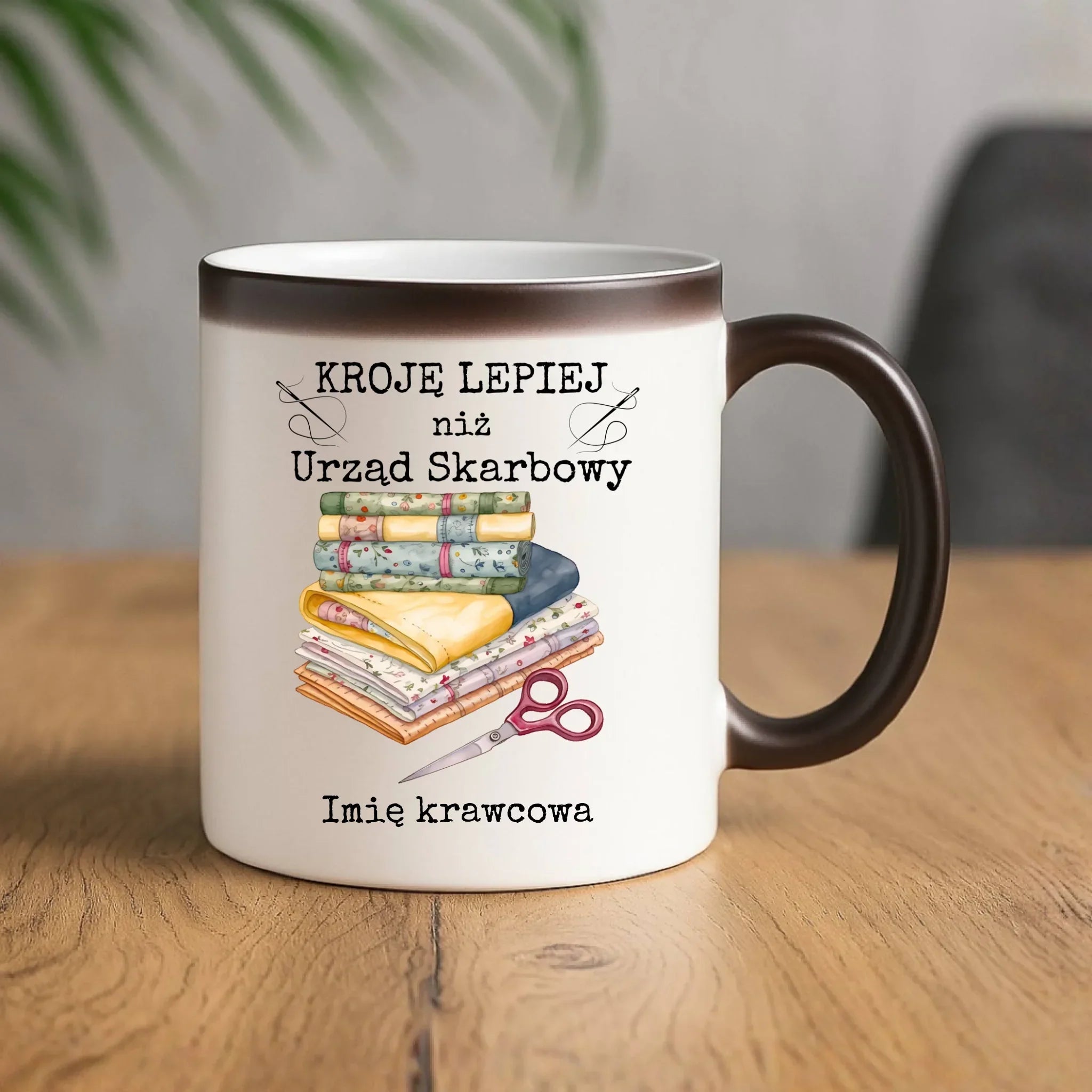 Kubek magiczny szyciowy dla krawcowej - Kroję lepiej niż US - personalizowany HS33 - StoryCups.pl