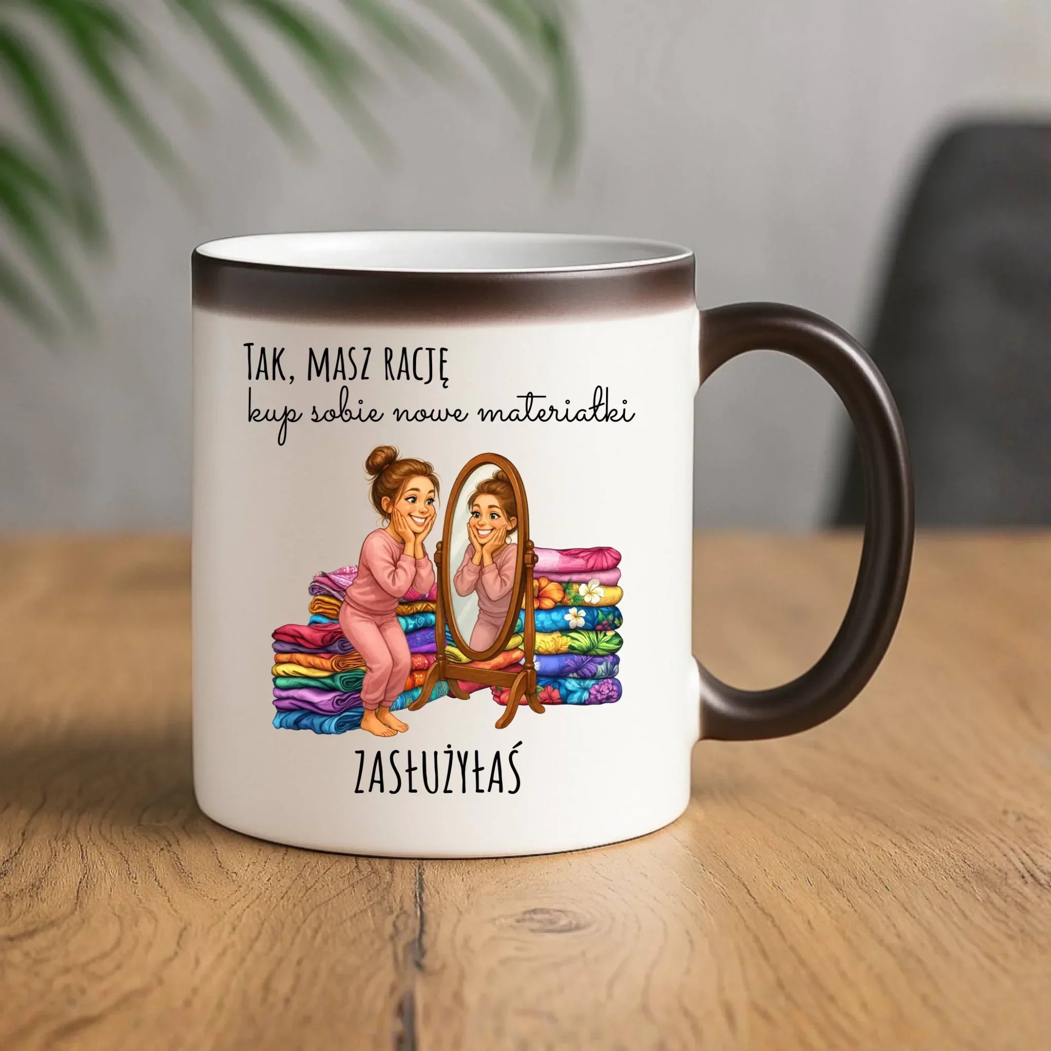 Kubek magiczny szyciowy dla krawcowej - Kup sobie materiałki HS22 - StoryCups.pl