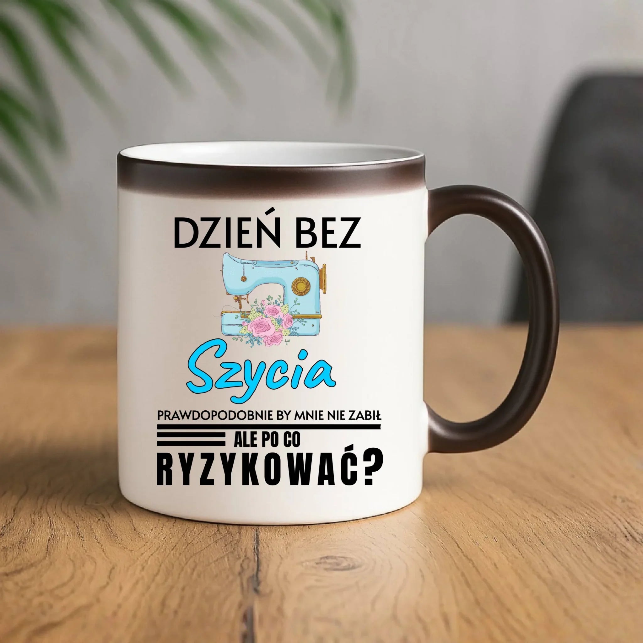 Kubek magiczny szyciowy dla krawcowej - Dzień bez szycia HS24 - StoryCups.pl
