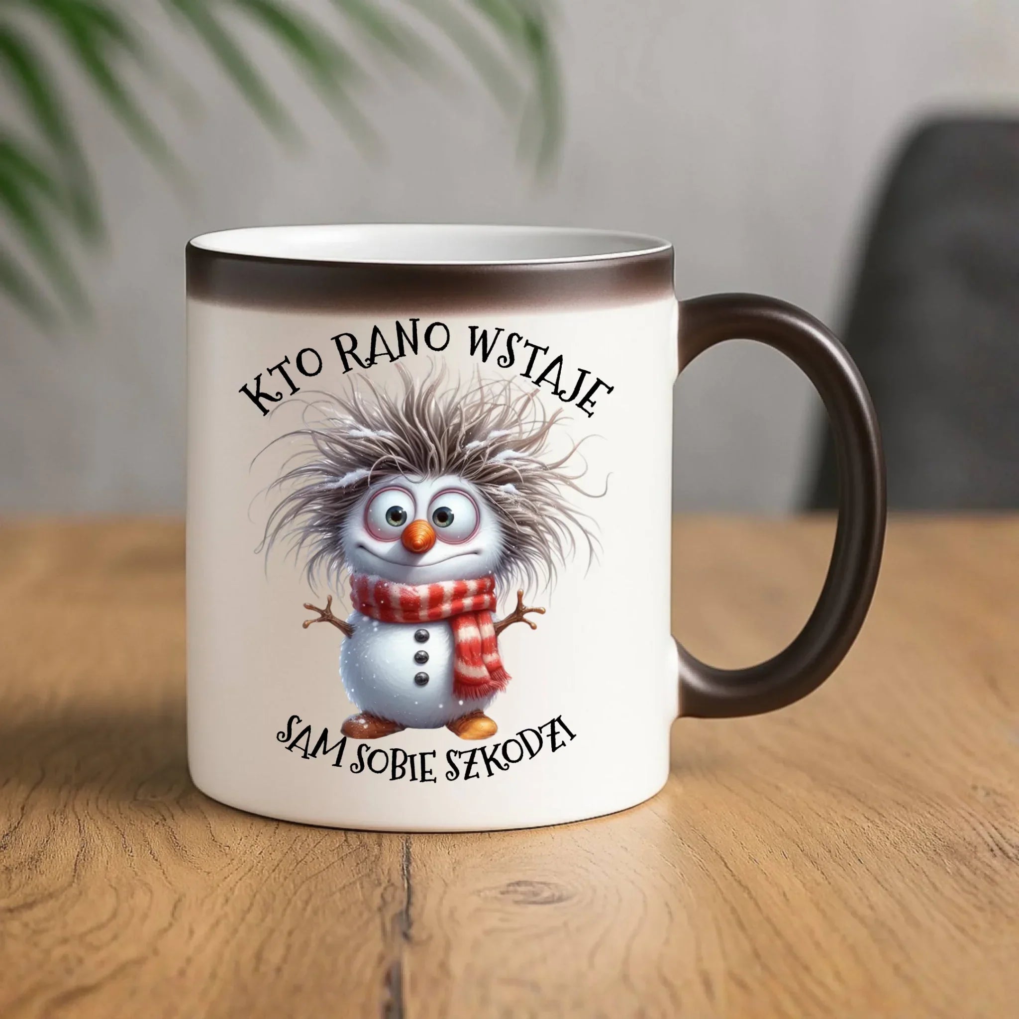 Kubek magiczny świąteczny - Bałwanek - Kto rano wstaje sam sobie szkodzi BN133 - StoryCups.pl
