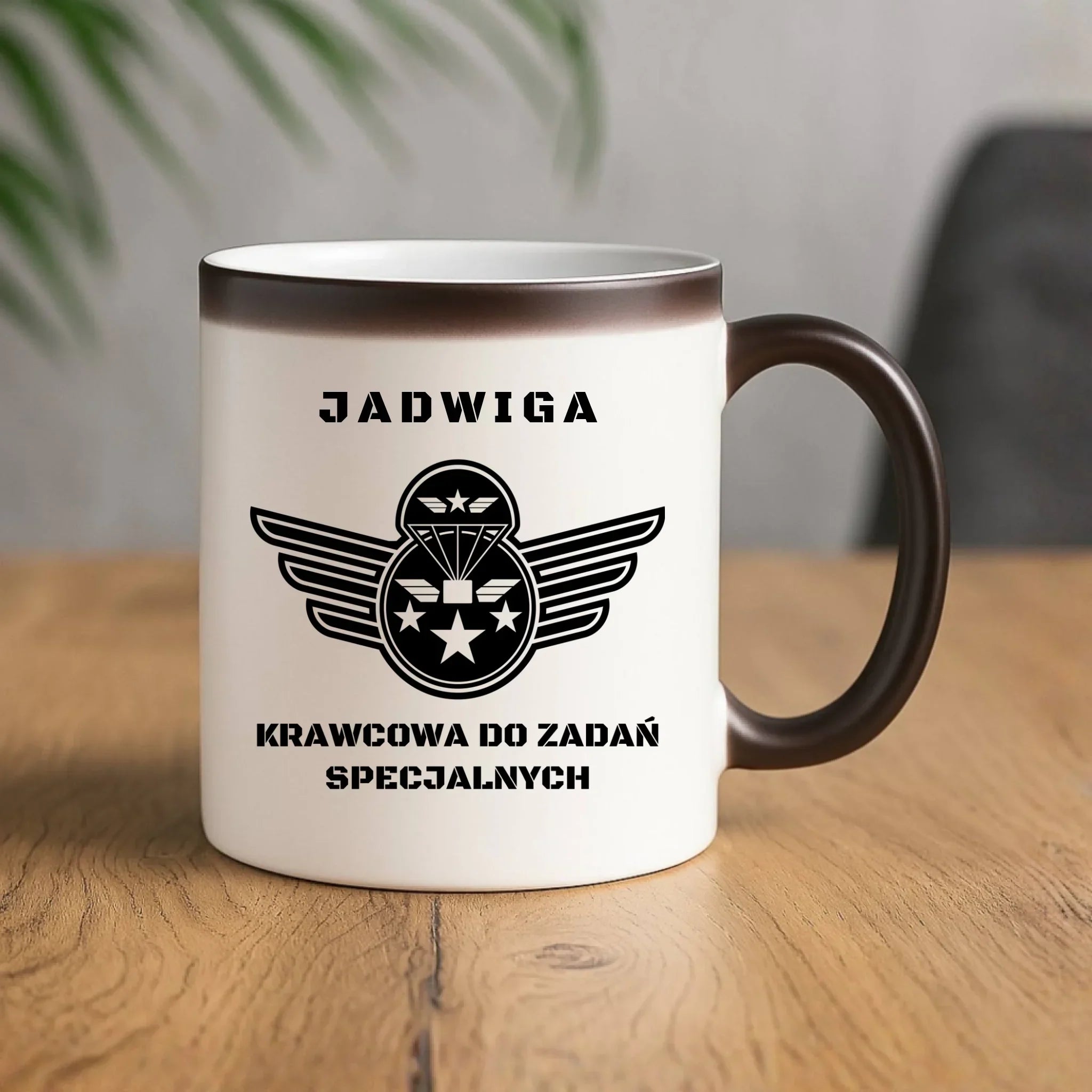 Kubek magiczny szyciowy dla krawcowej - Krawcowa do zadań specjalnych HS38 - StoryCups.pl