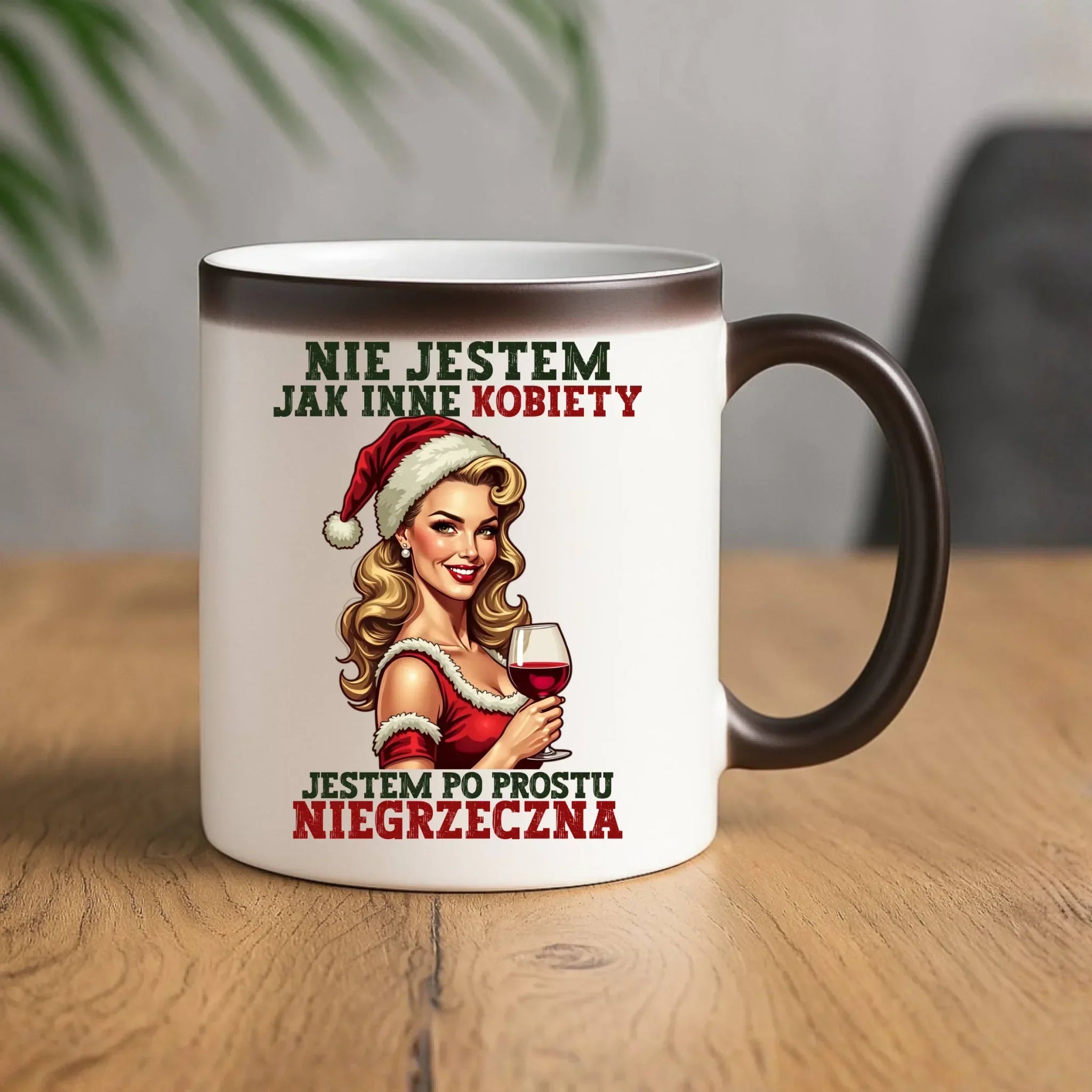 Kubek magiczny świąteczny - prezent dla niej - Nie jestem jak inne kobiety BN03 - StoryCups.pl
