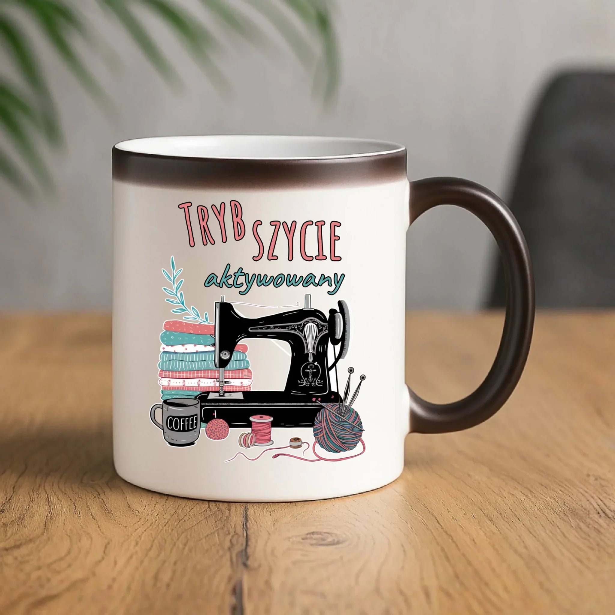Kubek magiczny szyciowy dla krawcowej - Tryb szycie aktywowany HS06 - StoryCups.pl