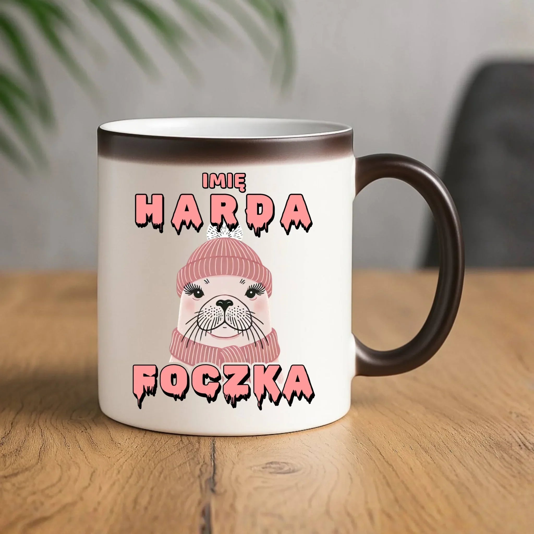 Kubek magiczny - prezent dla morsa - Harda foczka - personalizowany HM05 - StoryCups.pl