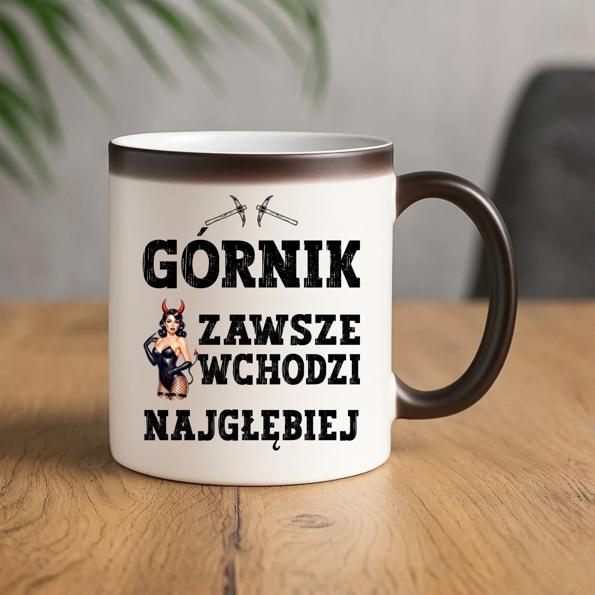 Kubek magiczny - prezent dla górnika - Górnik zawsze wchodzi najgłębiej G22 - StoryCups.pl
