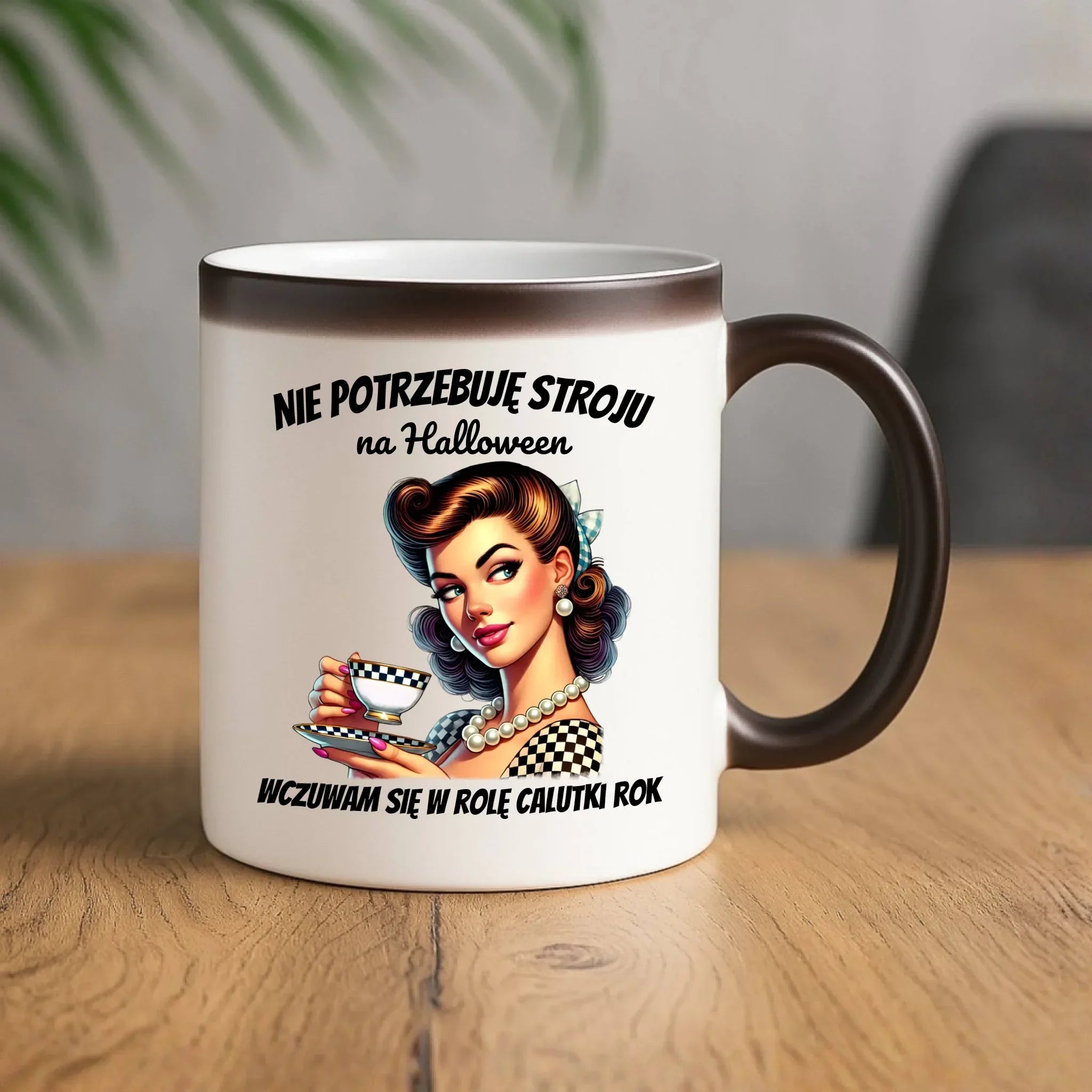 Kubek magiczny retro pin-up girl – Nie potrzebuję stroju na Halloween HL29 - StoryCups.pl