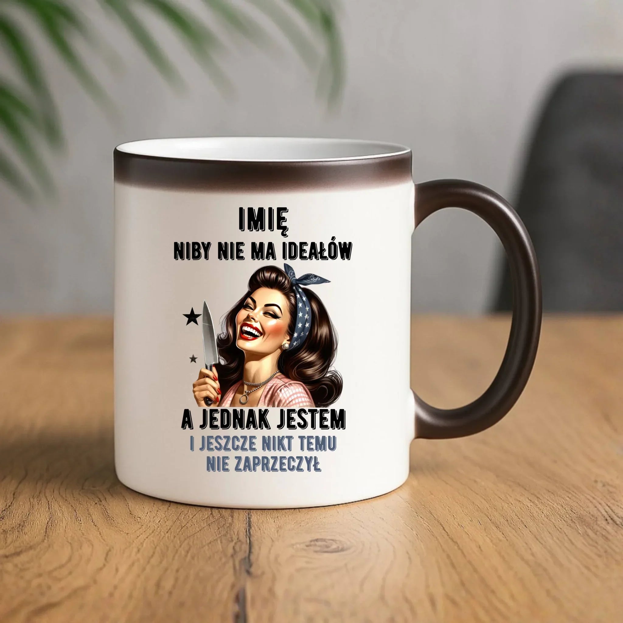 Kubek magiczny dla niej - Niby nie ma ideałów - personalizowany DZ01 - StoryCups.pl