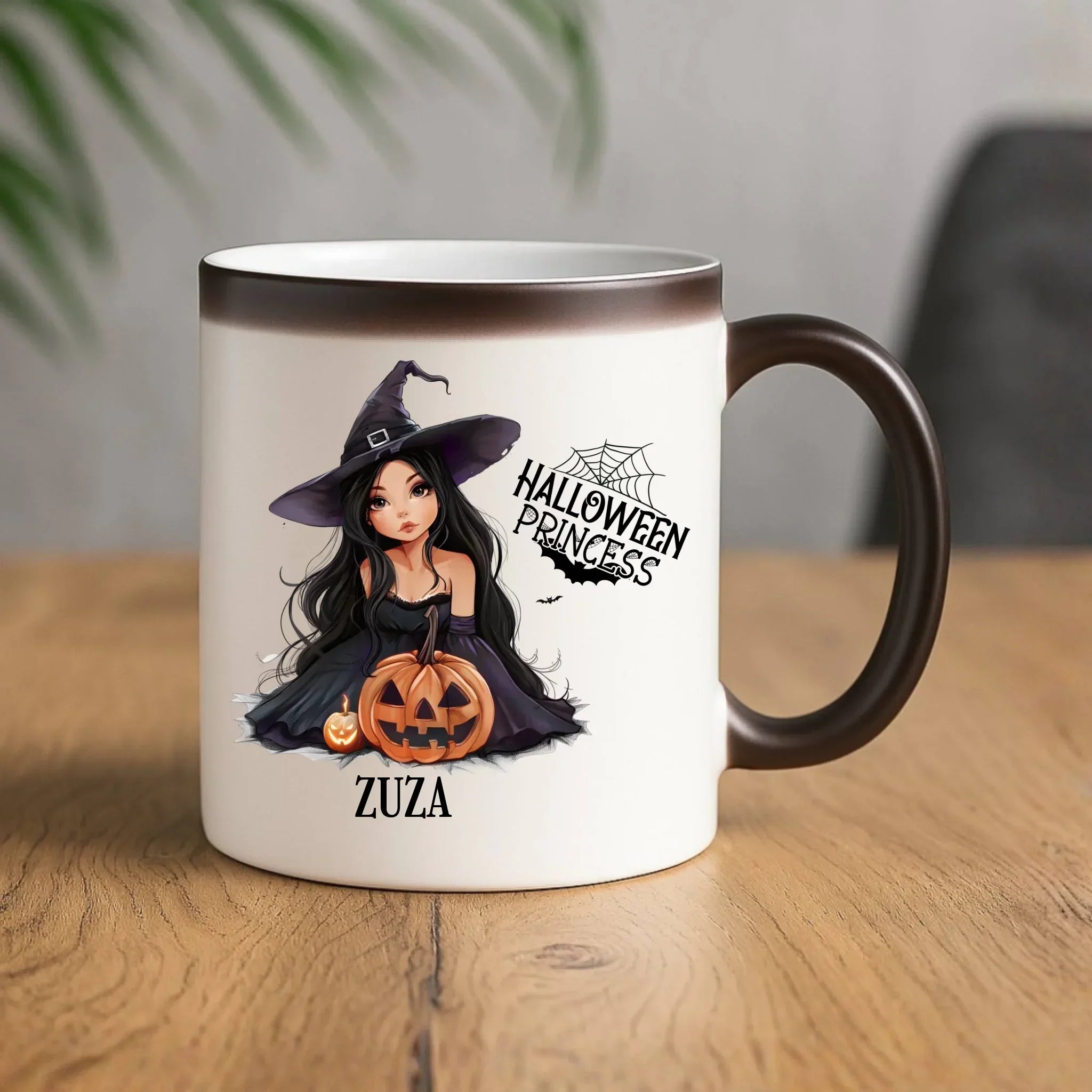 Kubek magiczny halloweenowy - Czarownica z dynią - personalizowany HL10 - StoryCups.pl