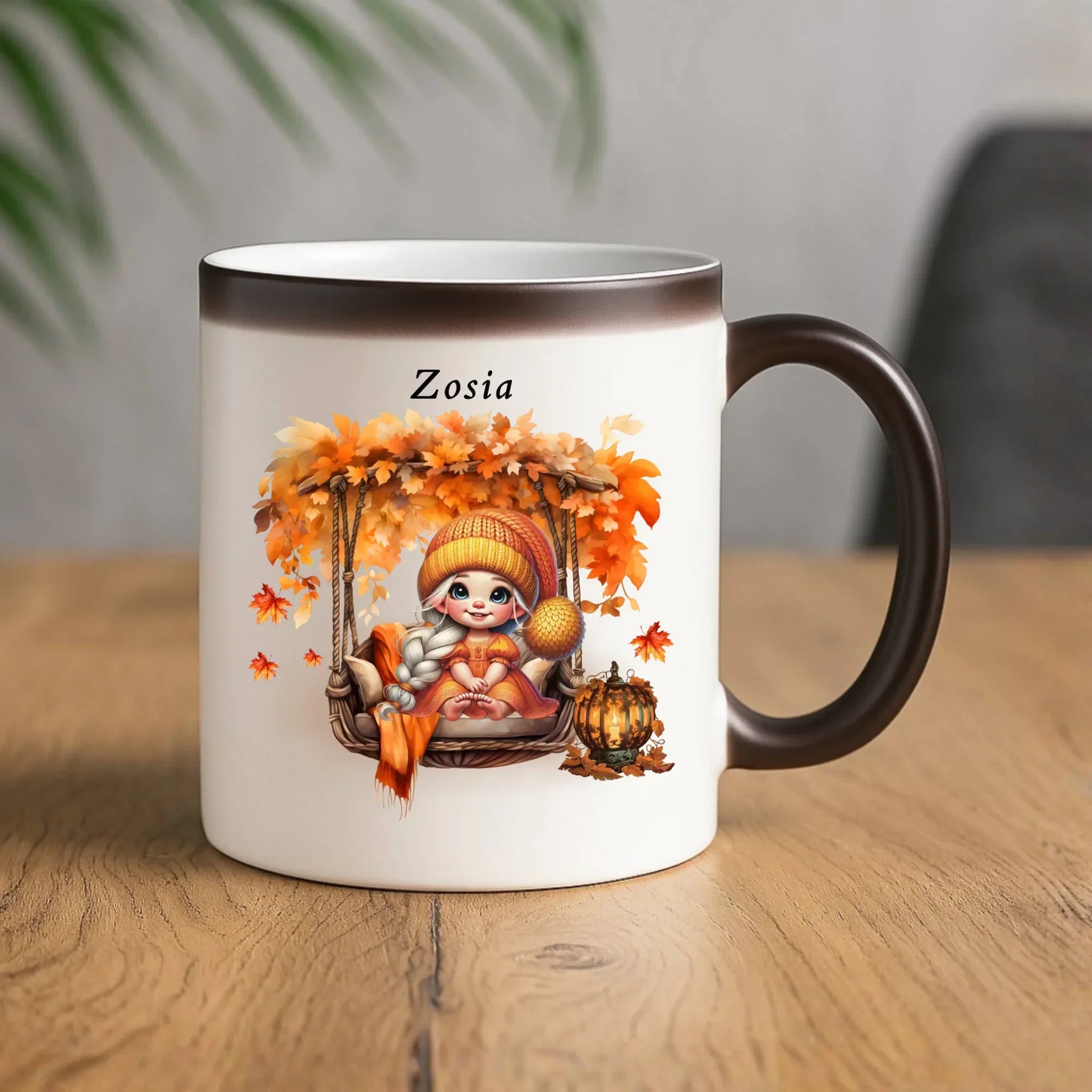 Kubek magiczny jesieniara - Dziewczynka z liśćmi - personalizowany JS17 - StoryCups.pl