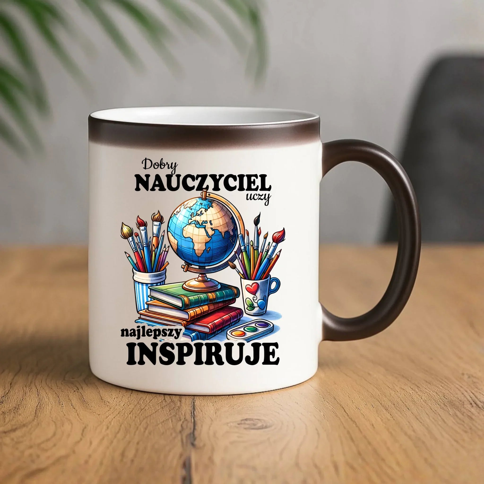 Kubek magiczny dla nauczyciela - Dobry nauczyciel uczy najlepszy inspiruje N72 - StoryCups.pl