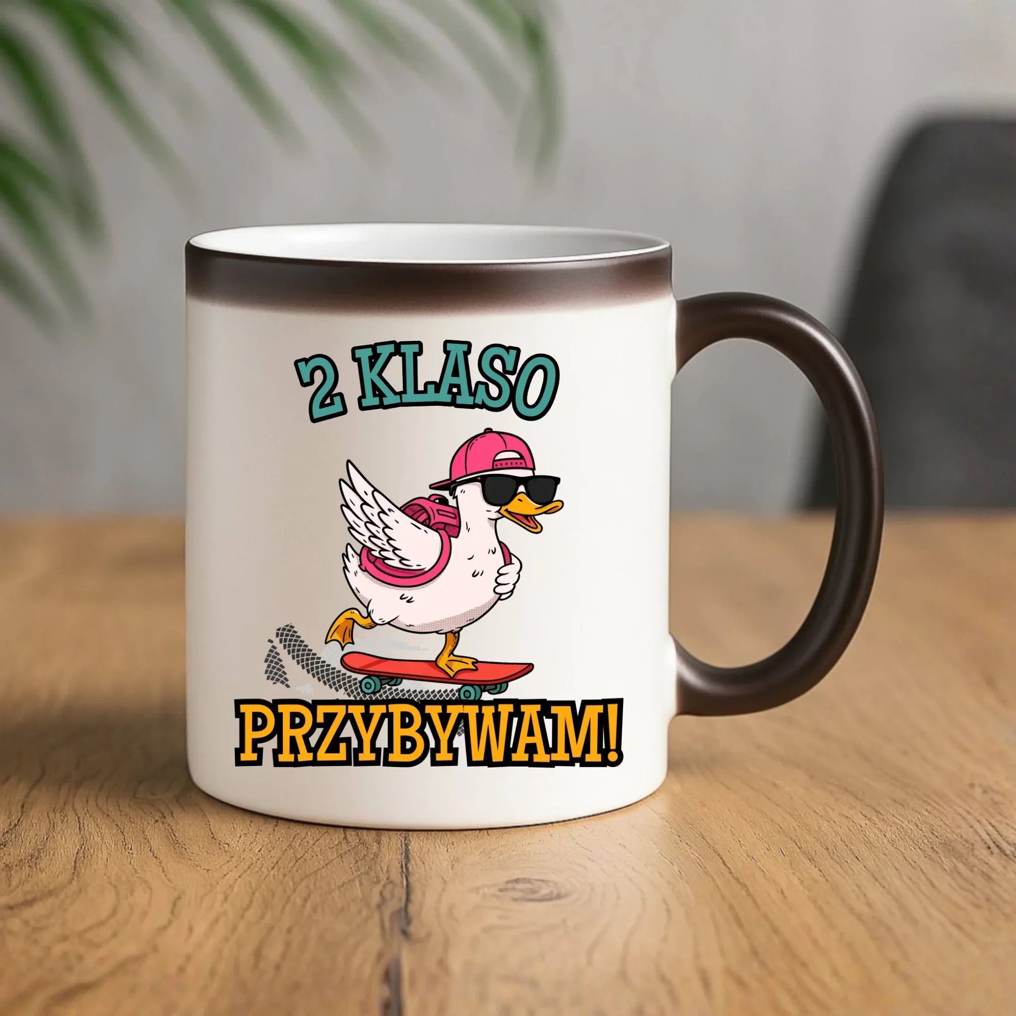 Kubek magiczny na powrót do szkoły Przybywam personalizuj klasę SZ08 - StoryCups.pl