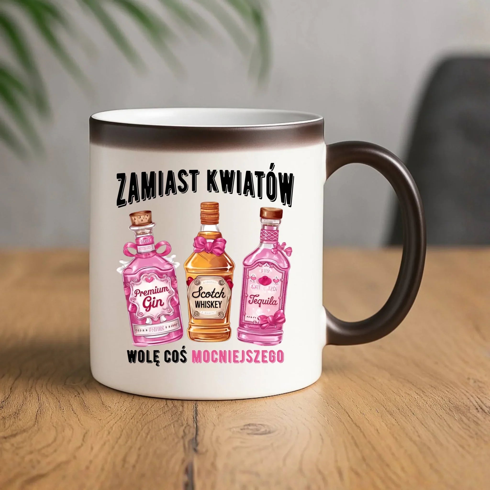 Kubek magiczny dla niej - Zamiast kwiatów wolę coś mocniejszego W42 - StoryCups.pl