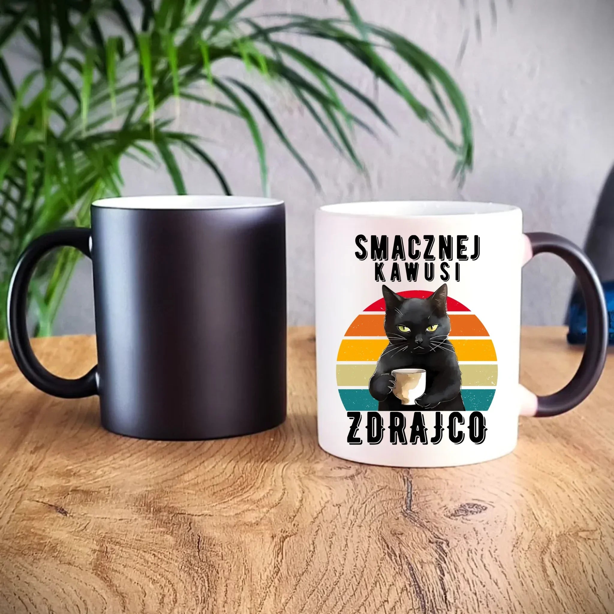 Kubek magiczny na odejście z pracy - Smacznej kawusi zdrajco OP03 - StoryCups.pl
