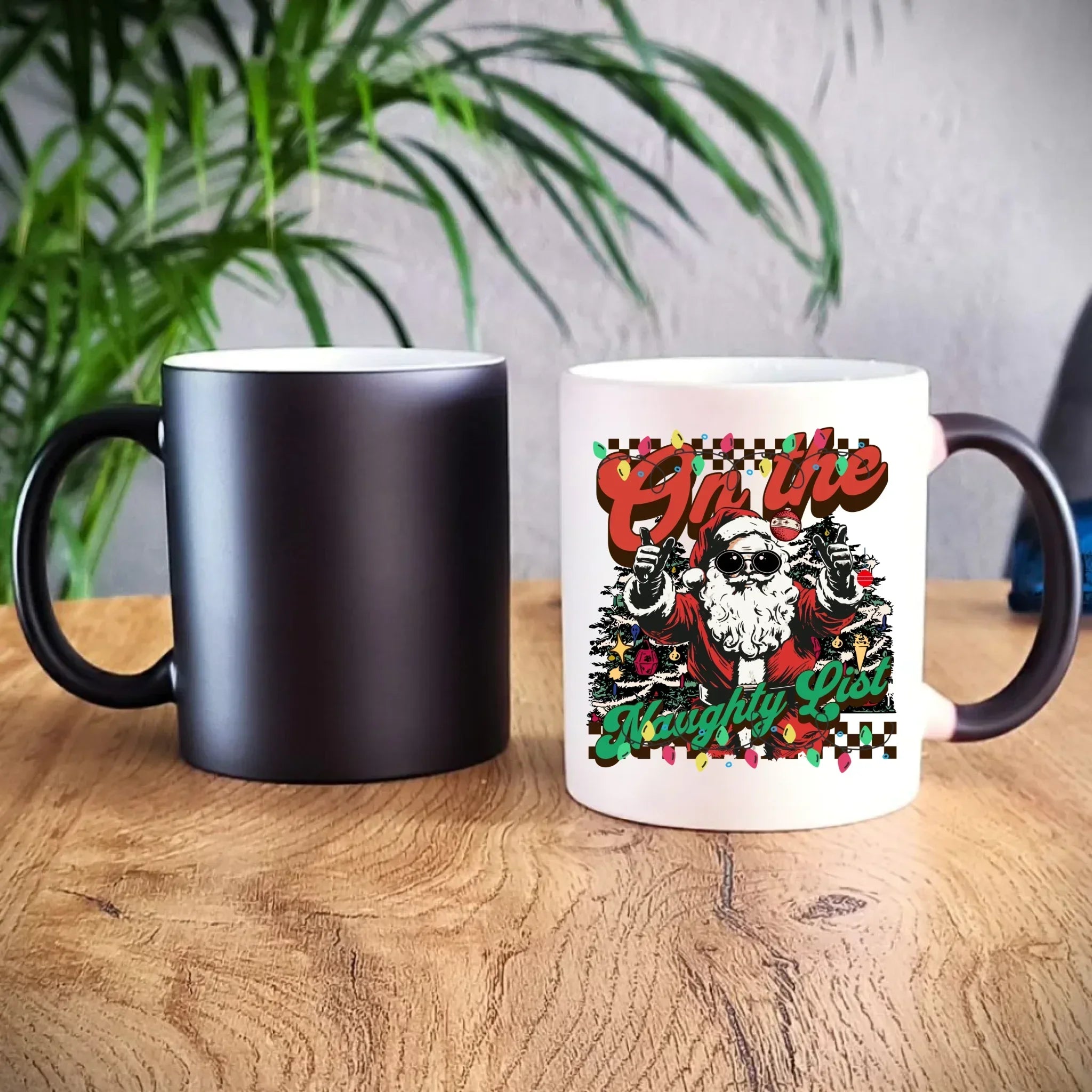 Kubek magiczny świąteczny - On the Naughty List BN50 - StoryCups.pl