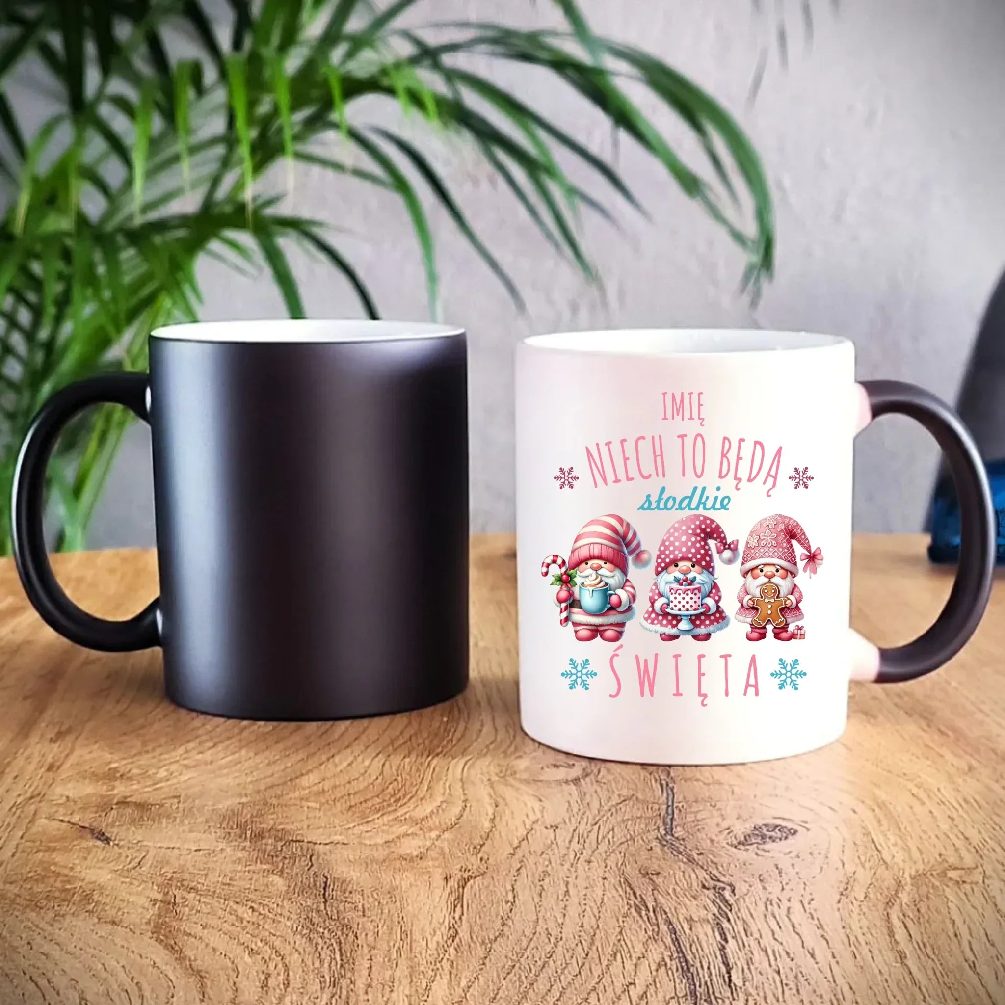 Kubek magiczny świąteczny - Skrzaty Słodkie Święta - personalizowany BN57 - StoryCups.pl