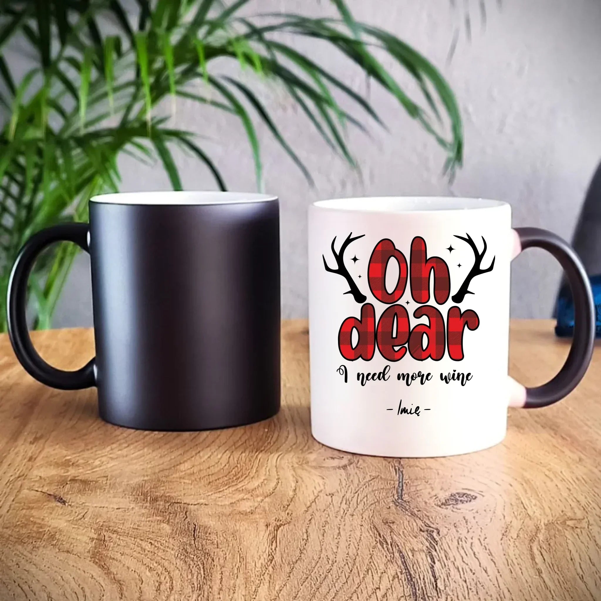 Kubek magiczny świąteczny - Oh dear I need more wine - personalizowany BN63 - StoryCups.pl
