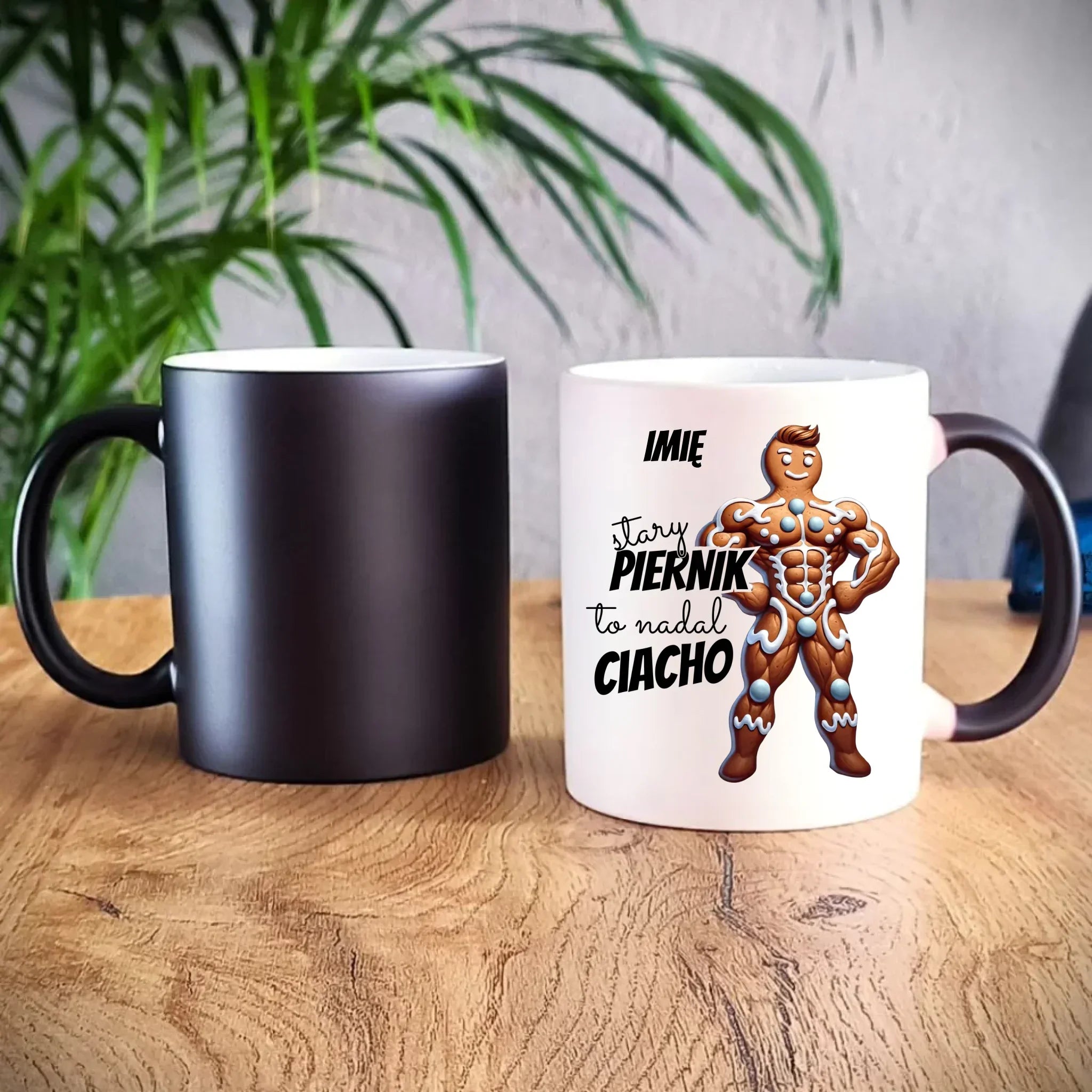 Kubek magiczny świąteczny - Stary piernik to nadal ciacho - personalizowany BN23 - StoryCups.pl