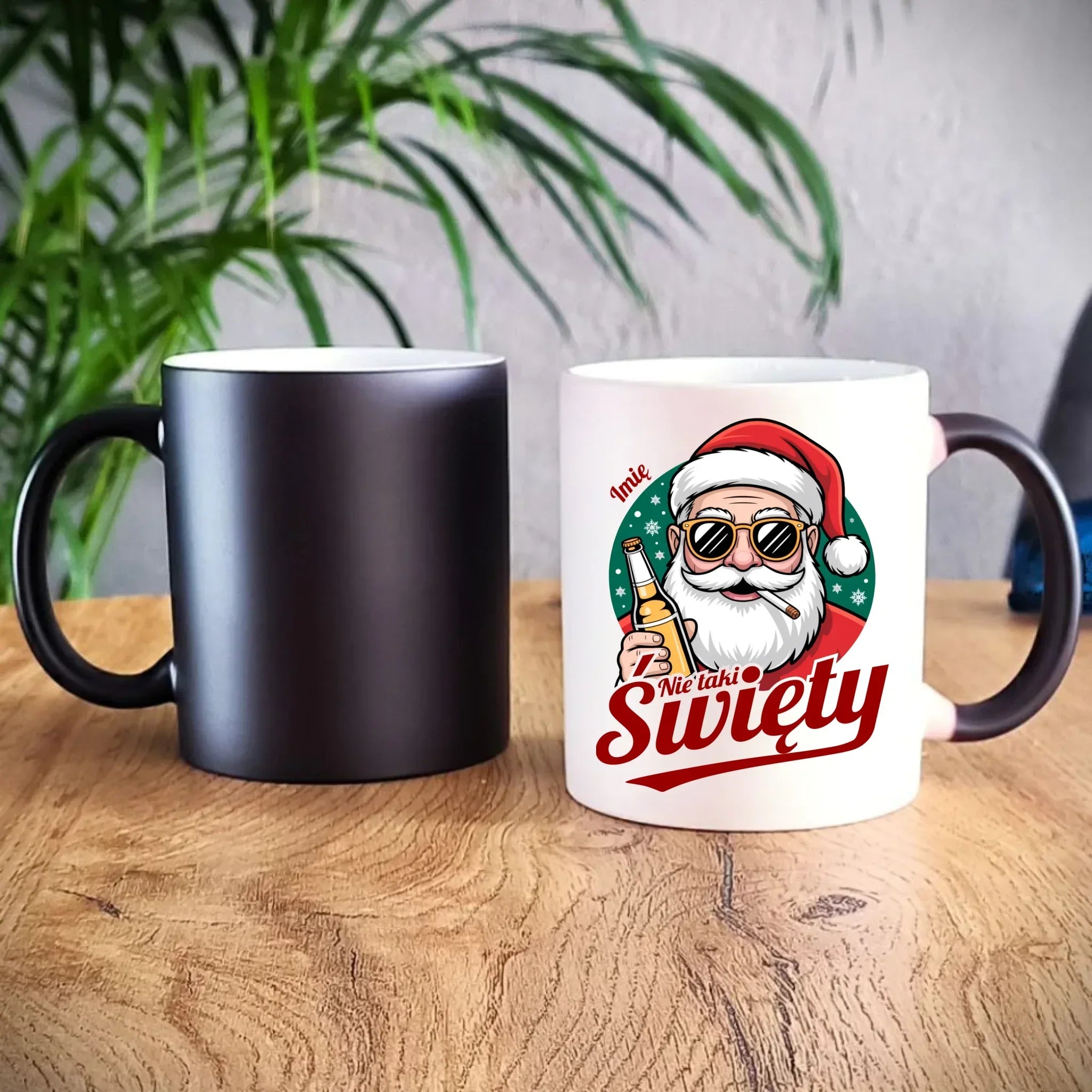 Kubek magiczny świąteczny - Mikołaj nie taki święty - personalizowany BN80 - StoryCups.pl