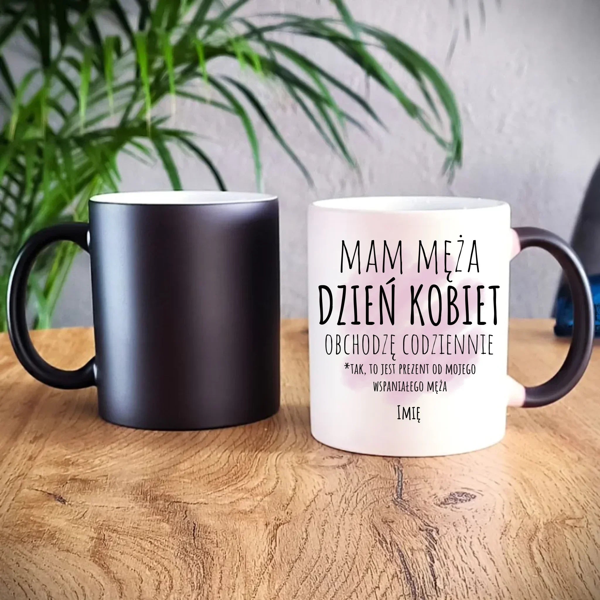 Kubek magiczny - prezent dla żony - Mam męża Dzień Kobiet obchodzę codziennie - personalizowany Ż01 - StoryCups.pl