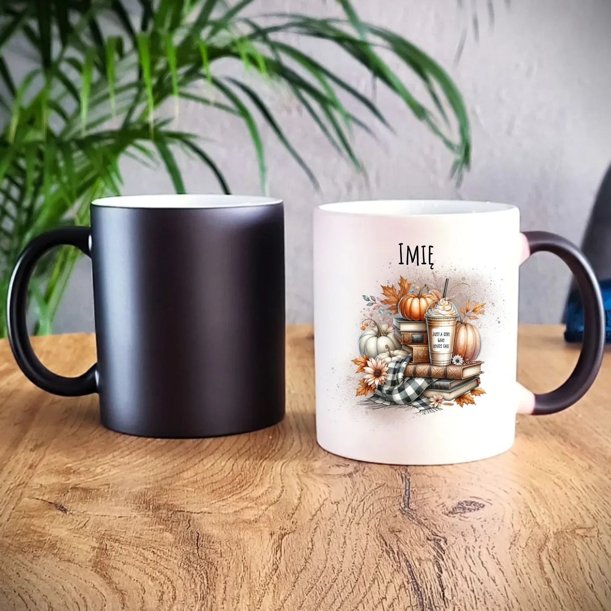 Kubek magiczny jesienny - Książkara - personalizowany JS14 - StoryCups.pl