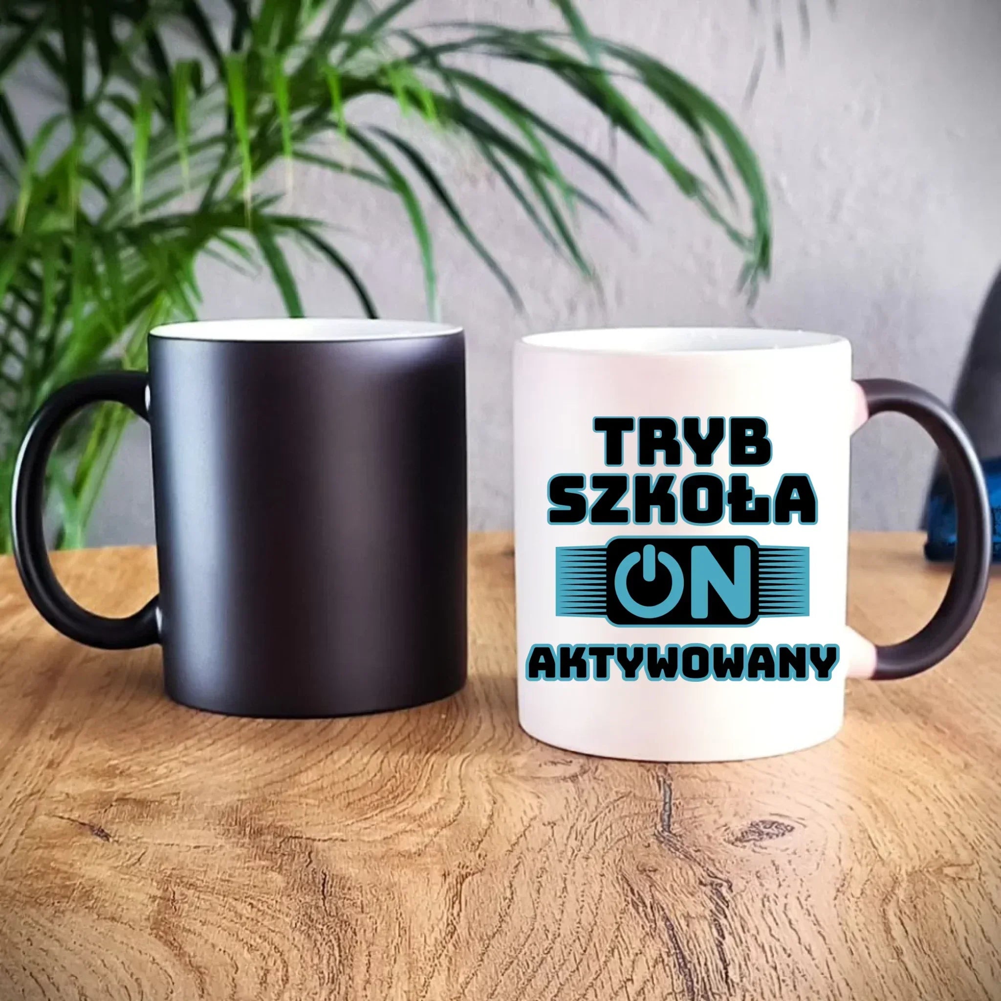 Kubek magiczny szkolny Tryb szkoła aktywowany SZ11 - StoryCups.pl