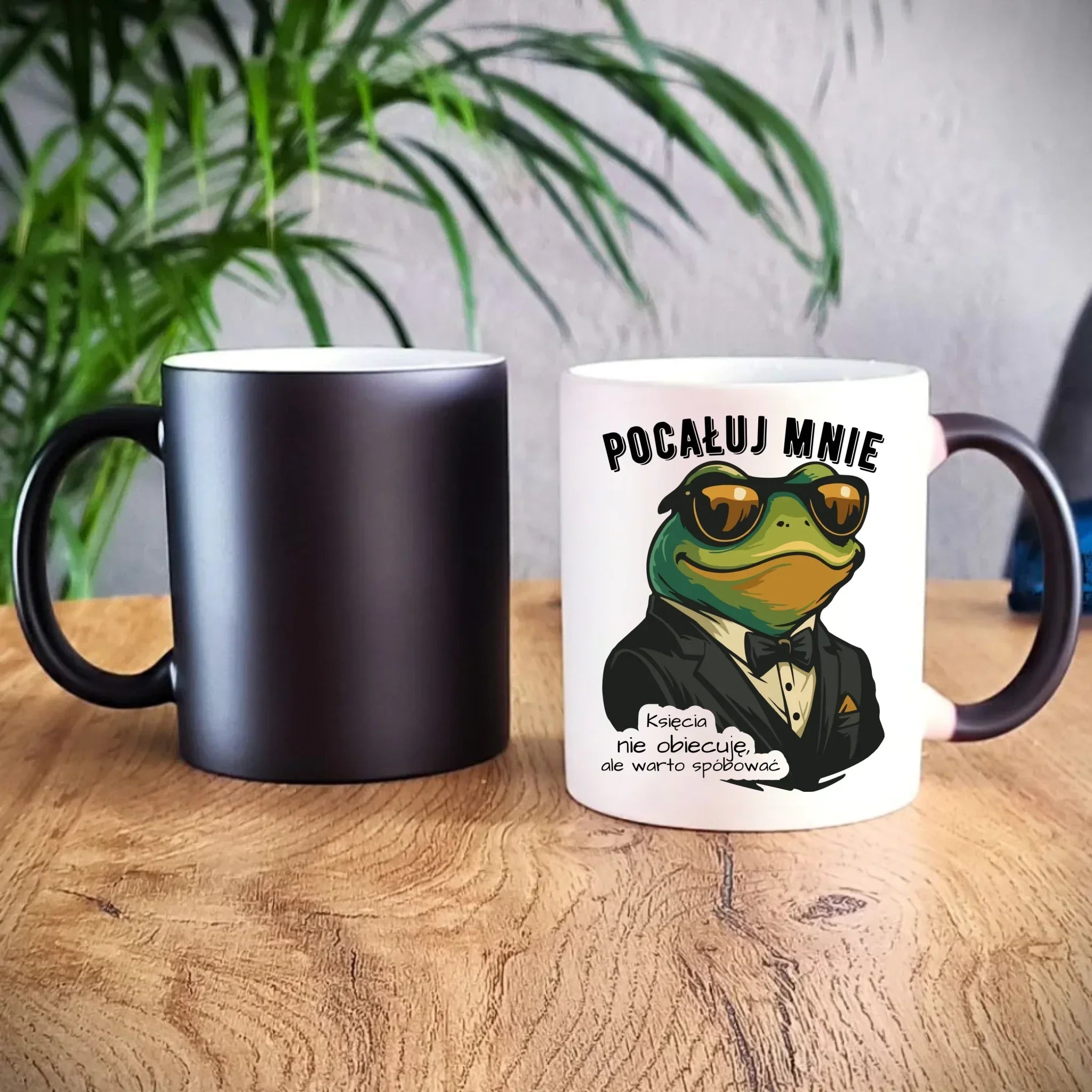 Kubek magiczny - Żaba w garniturze pocałuj mnie W55 - StoryCups.pl