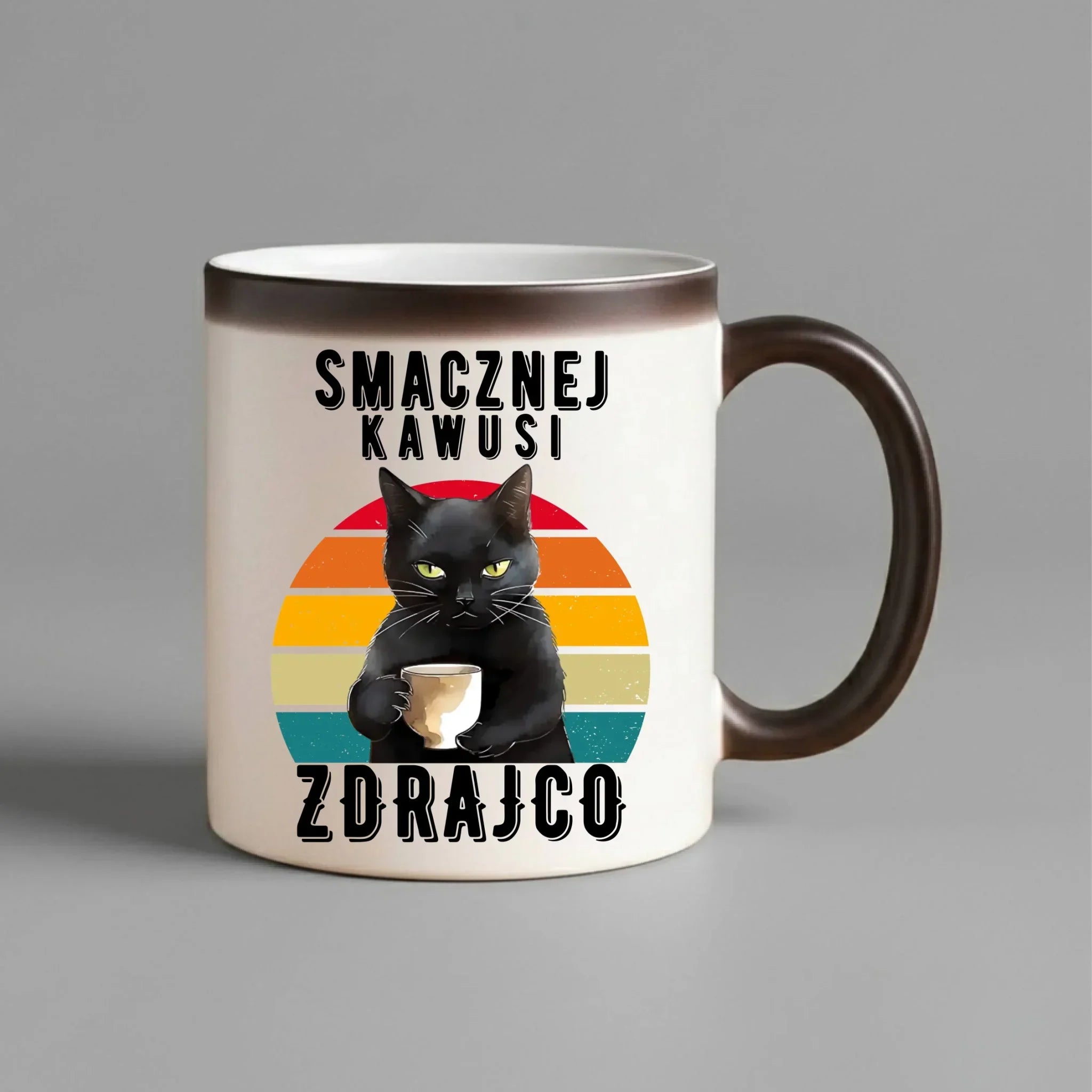 Kubek magiczny na odejście z pracy - Smacznej kawusi zdrajco OP03 - StoryCups.pl