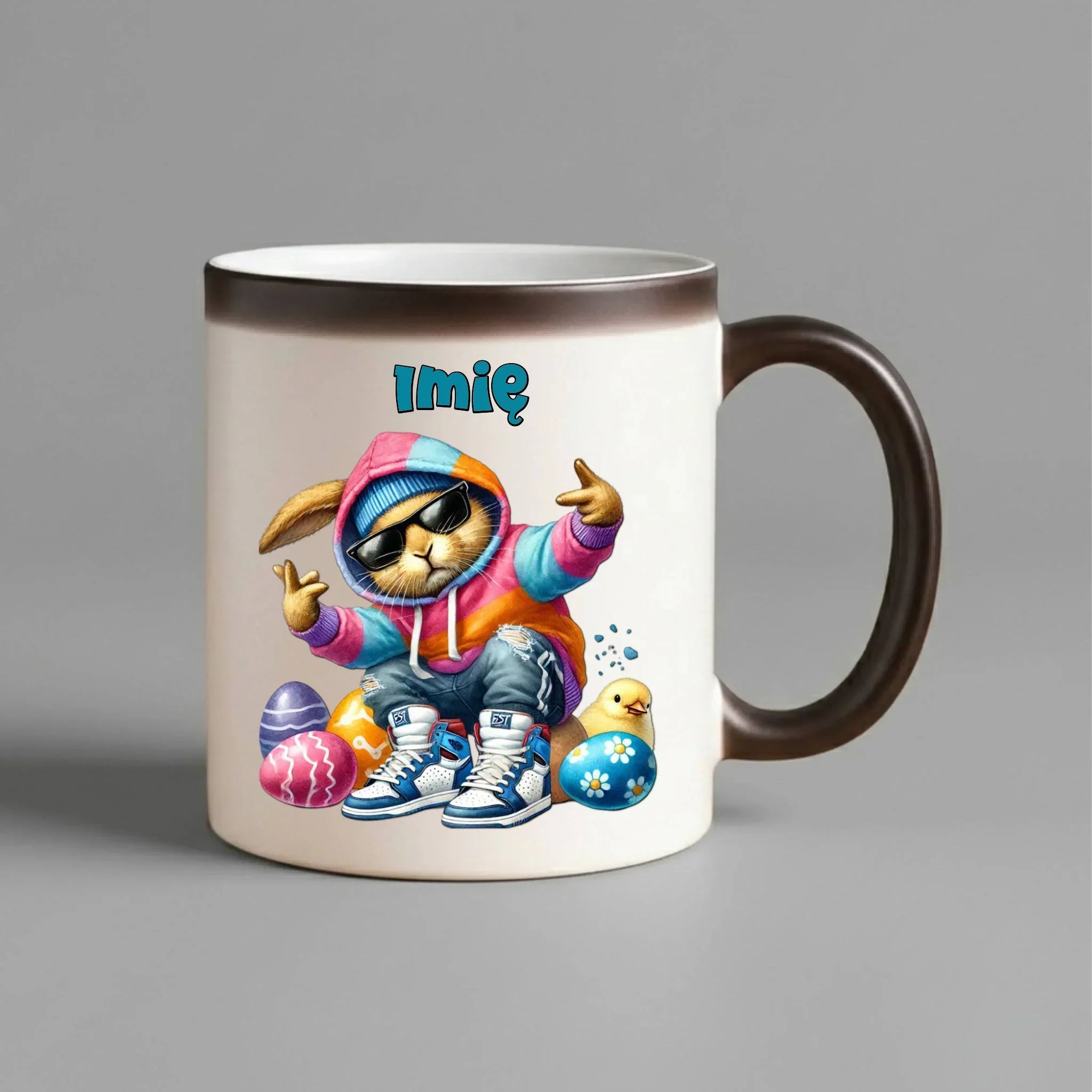 Kubek magiczny na Wielkanoc - Sigma Zając w pisankach - Prezent personalizowany WN04 - StoryCups.pl