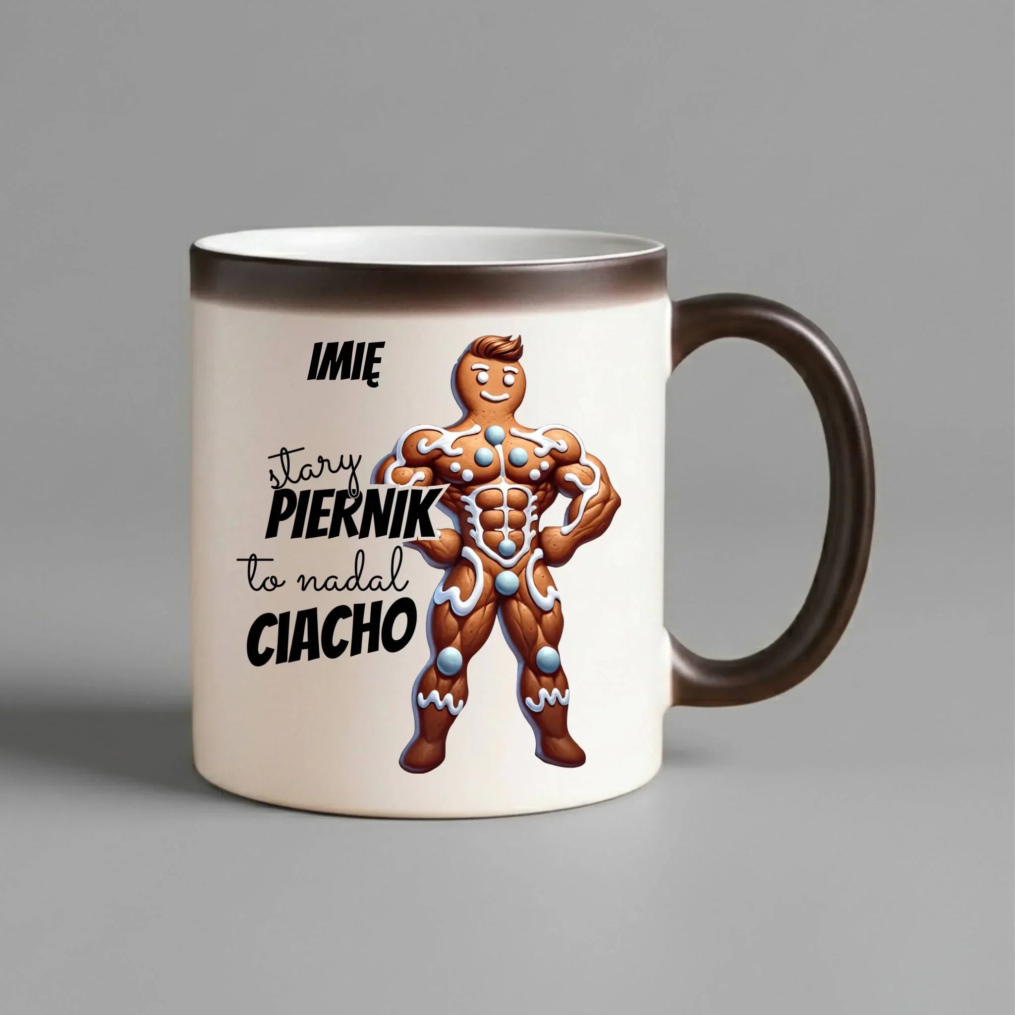 Kubek magiczny świąteczny - Stary piernik to nadal ciacho - personalizowany BN23 - StoryCups.pl