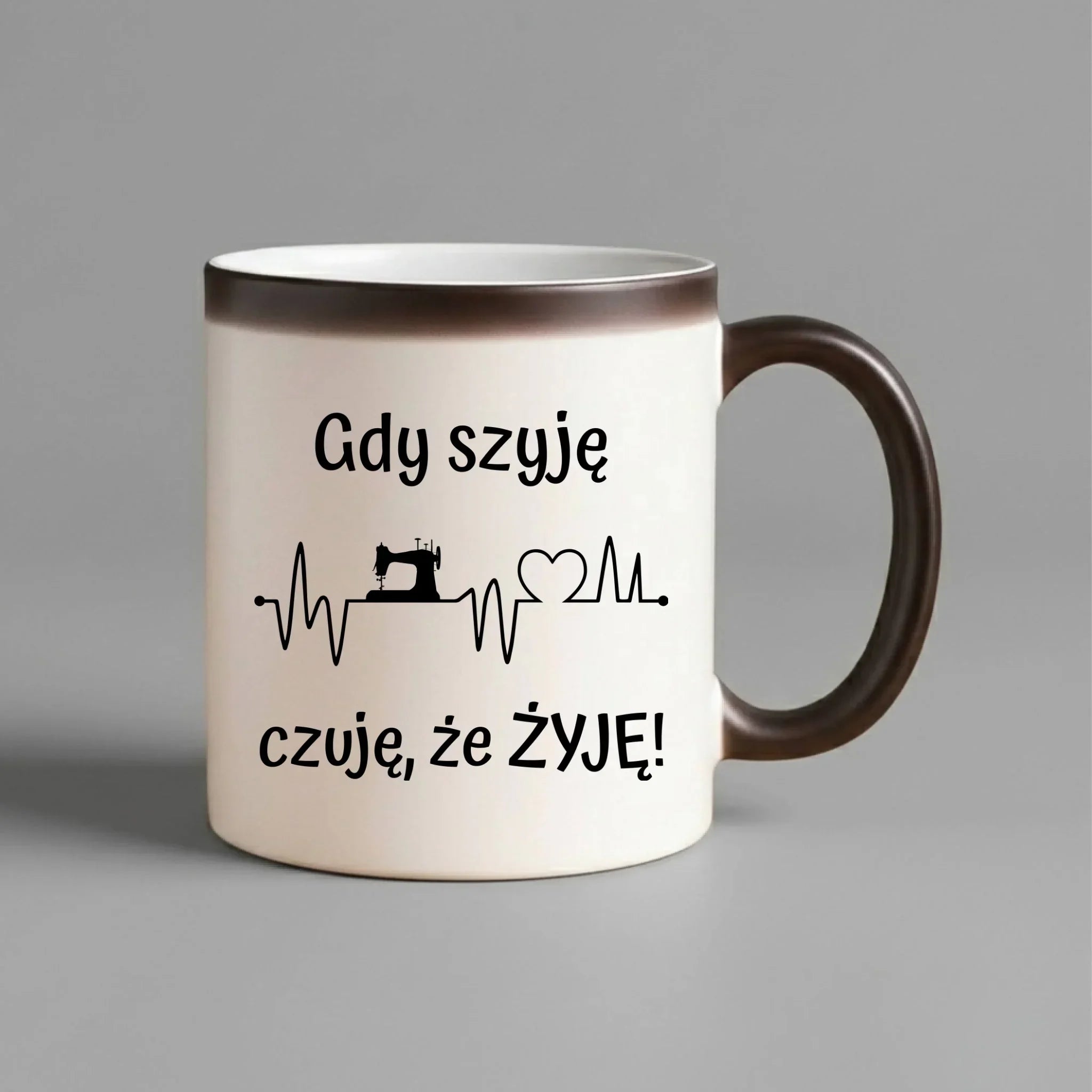 Kubek magiczny szyciowy dla krawcowej - Gdy szyję czuję, że żyję HS12 - StoryCups.pl