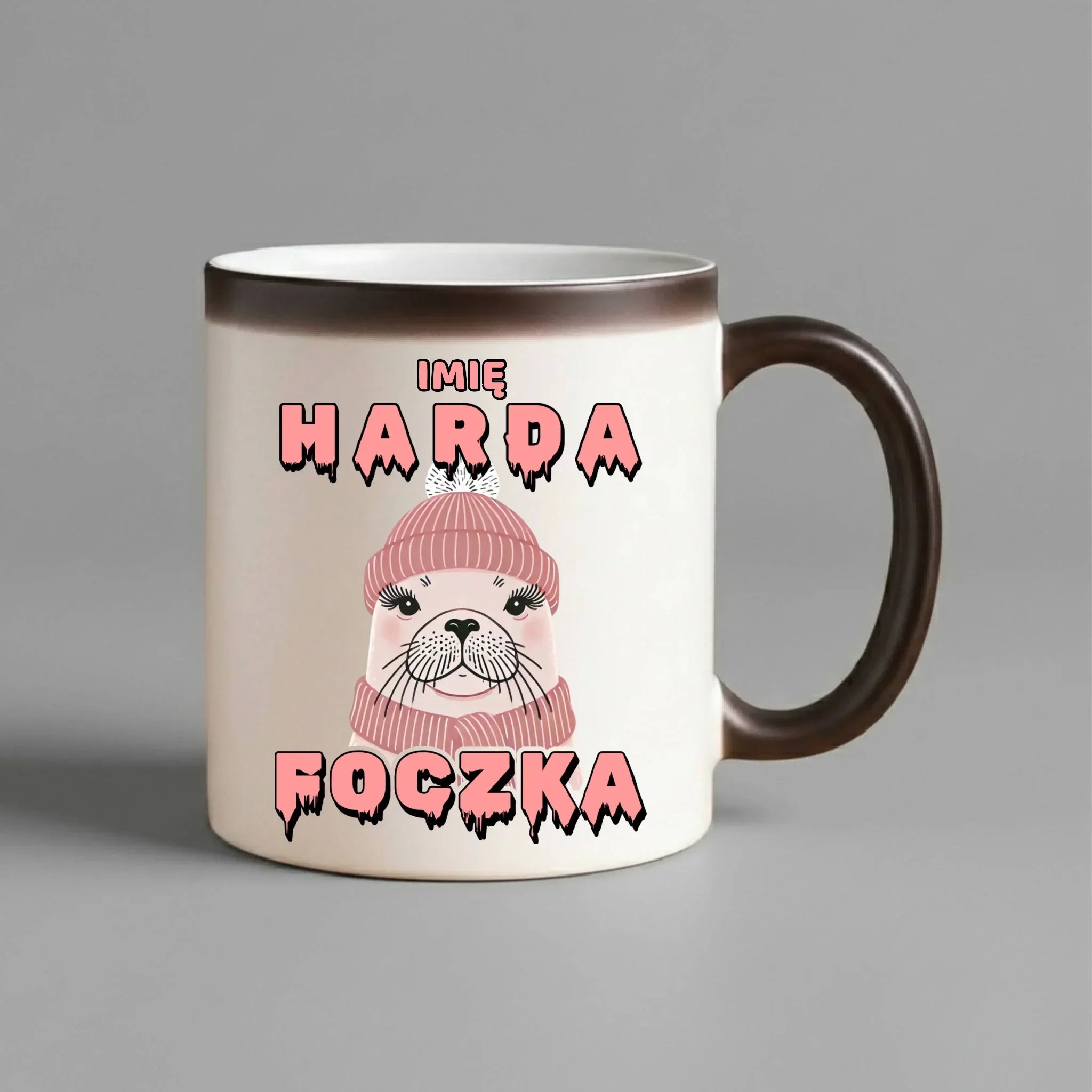 Kubek magiczny - prezent dla morsa - Harda foczka - personalizowany HM05 - StoryCups.pl