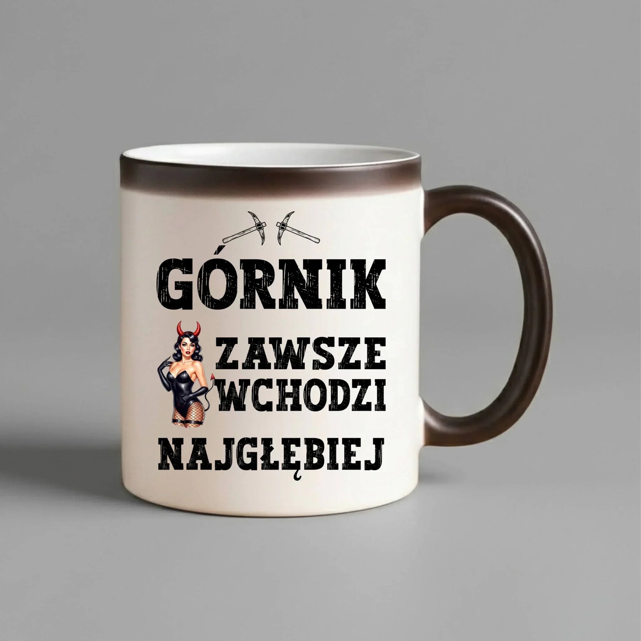 Kubek magiczny - prezent dla górnika - Górnik zawsze wchodzi najgłębiej G22 - StoryCups.pl