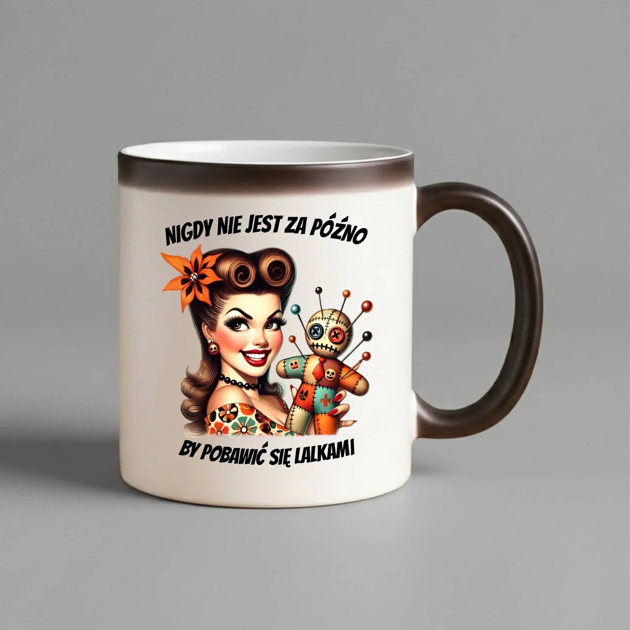 Kubek magiczny dla niej - Laleczka Voodoo retro DZ21 - StoryCups.pl