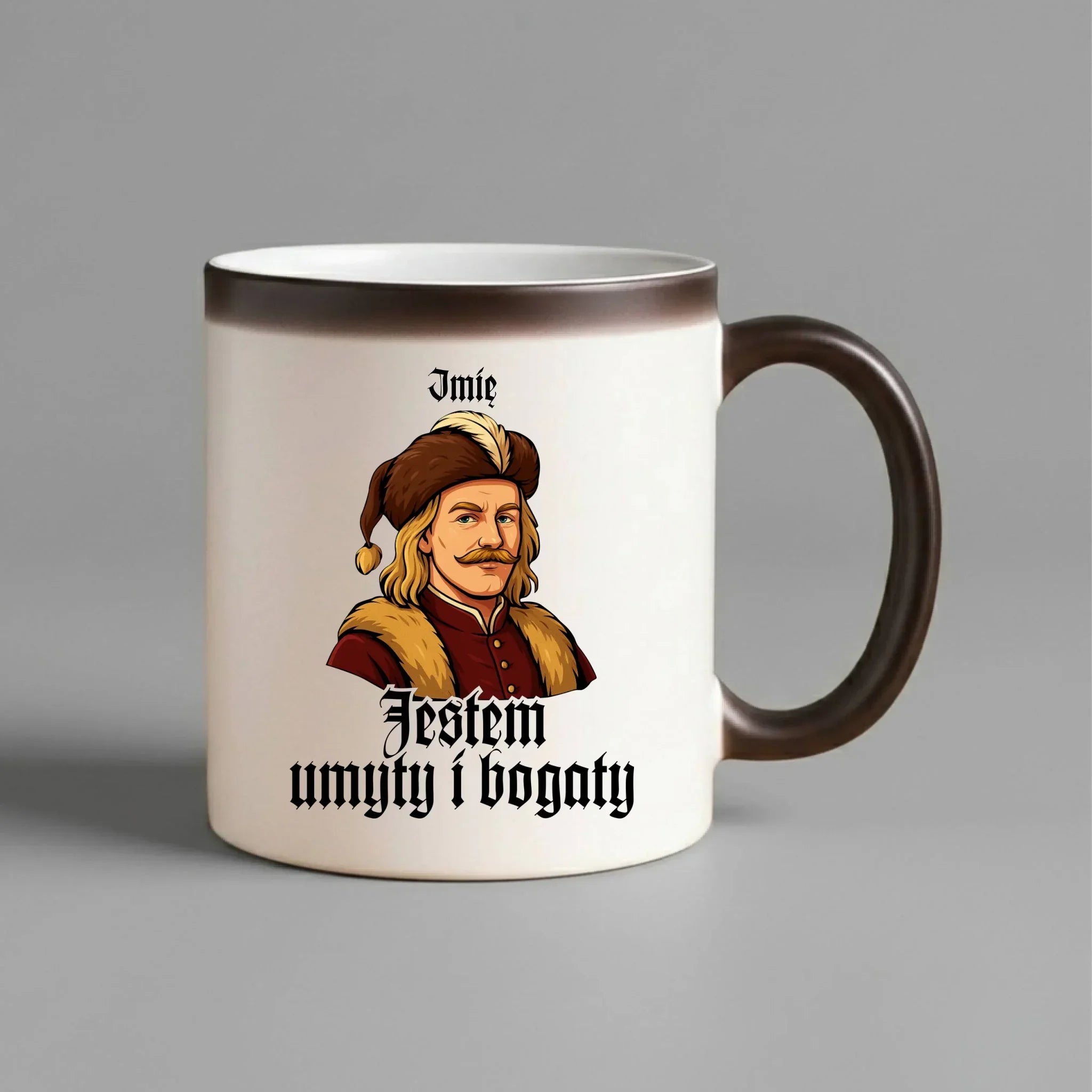Kubek magiczny - Jestem umyty i bogaty - dla fanów serialu 1670 - personalizowany H60 - StoryCups.pl