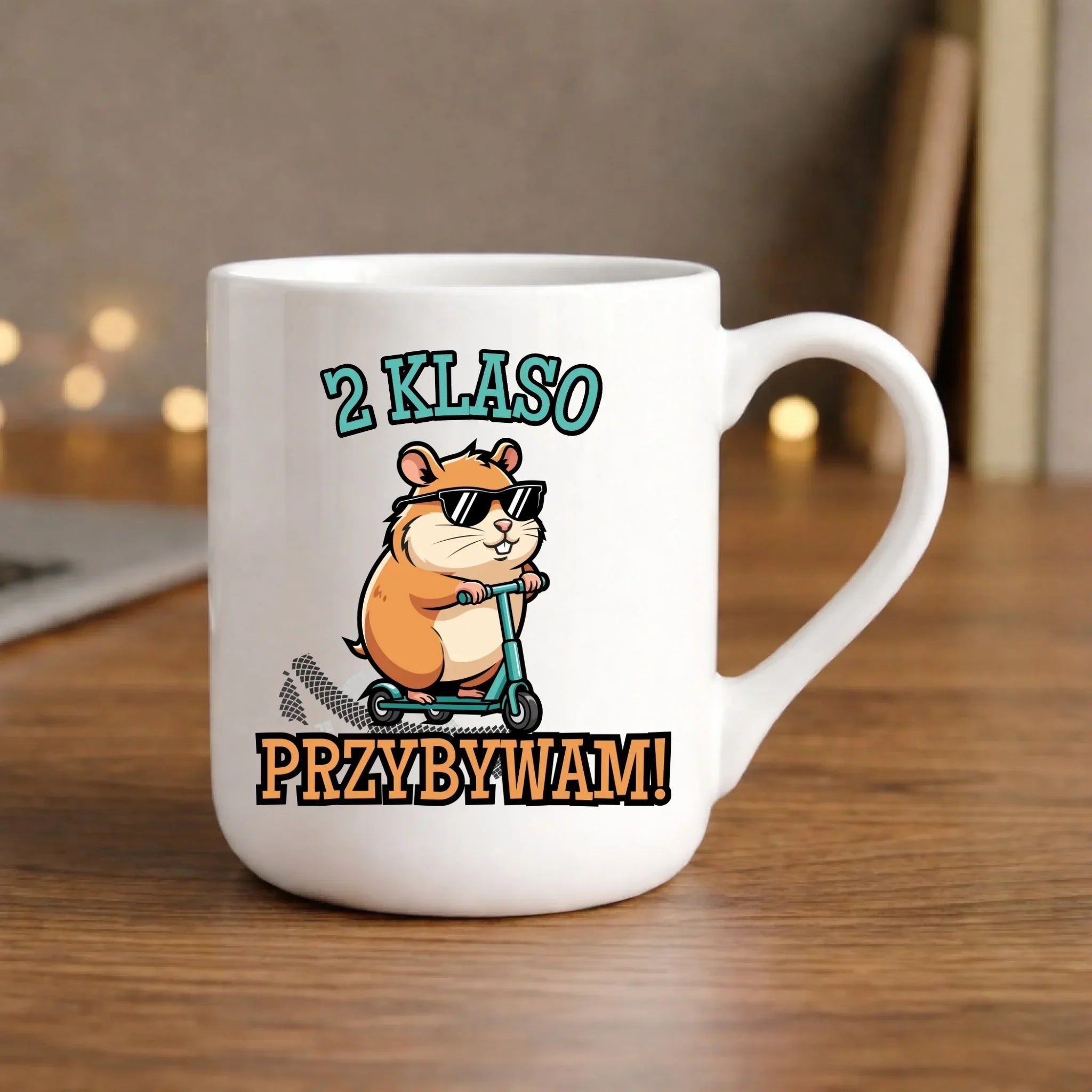 Kubek elegant na powrót do szkoły Przybywam personalizuj klasę SZ07 - StoryCups.pl