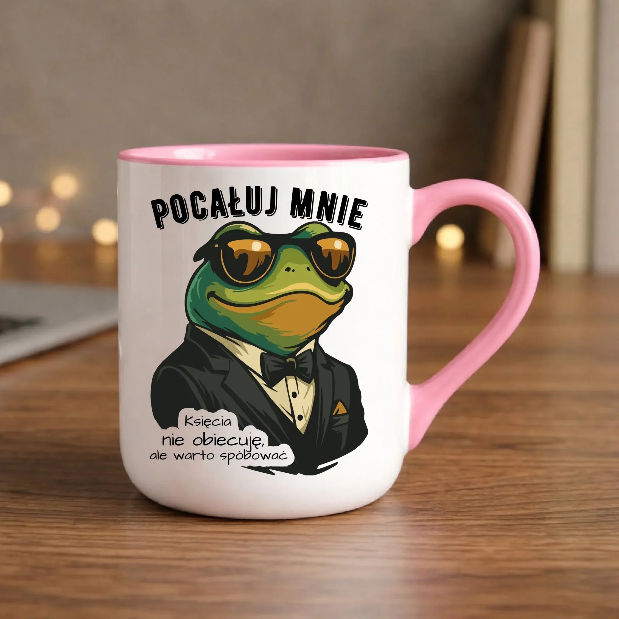 Kubek elegant - Żaba w garniturze pocałuj mnie W55 - StoryCups.pl