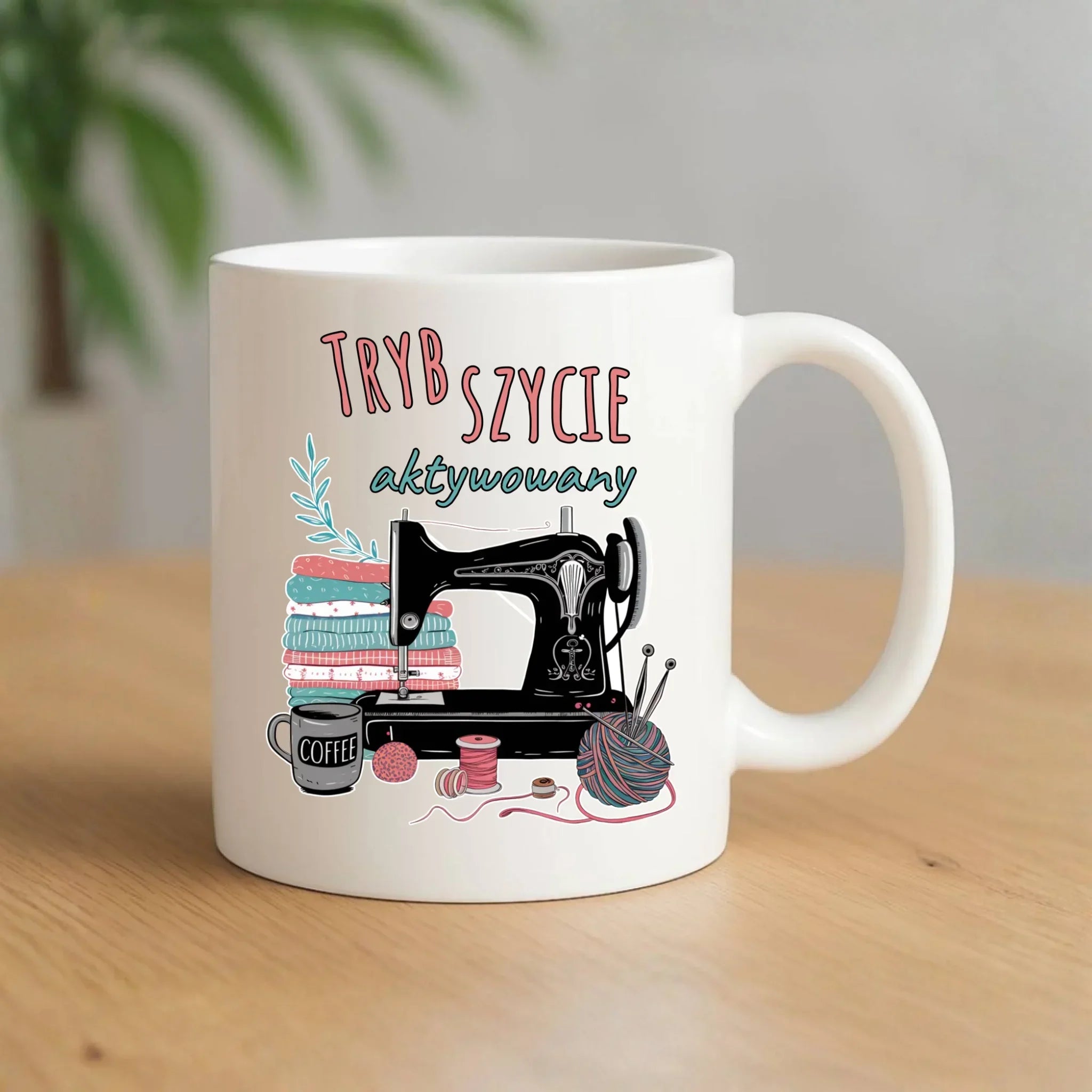 Kubek szyciowy dla krawcowej – Tryb szycie aktywowany HS06 - StoryCups.pl