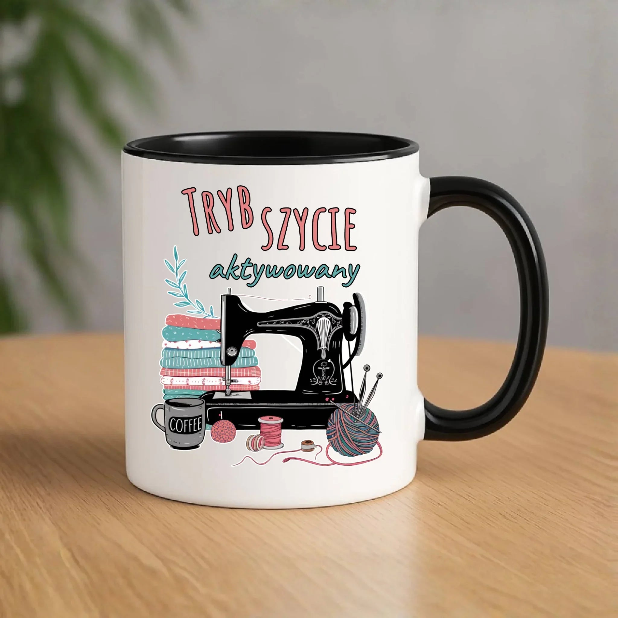 Kubek szyciowy dla krawcowej – Tryb szycie aktywowany HS06 - StoryCups.pl