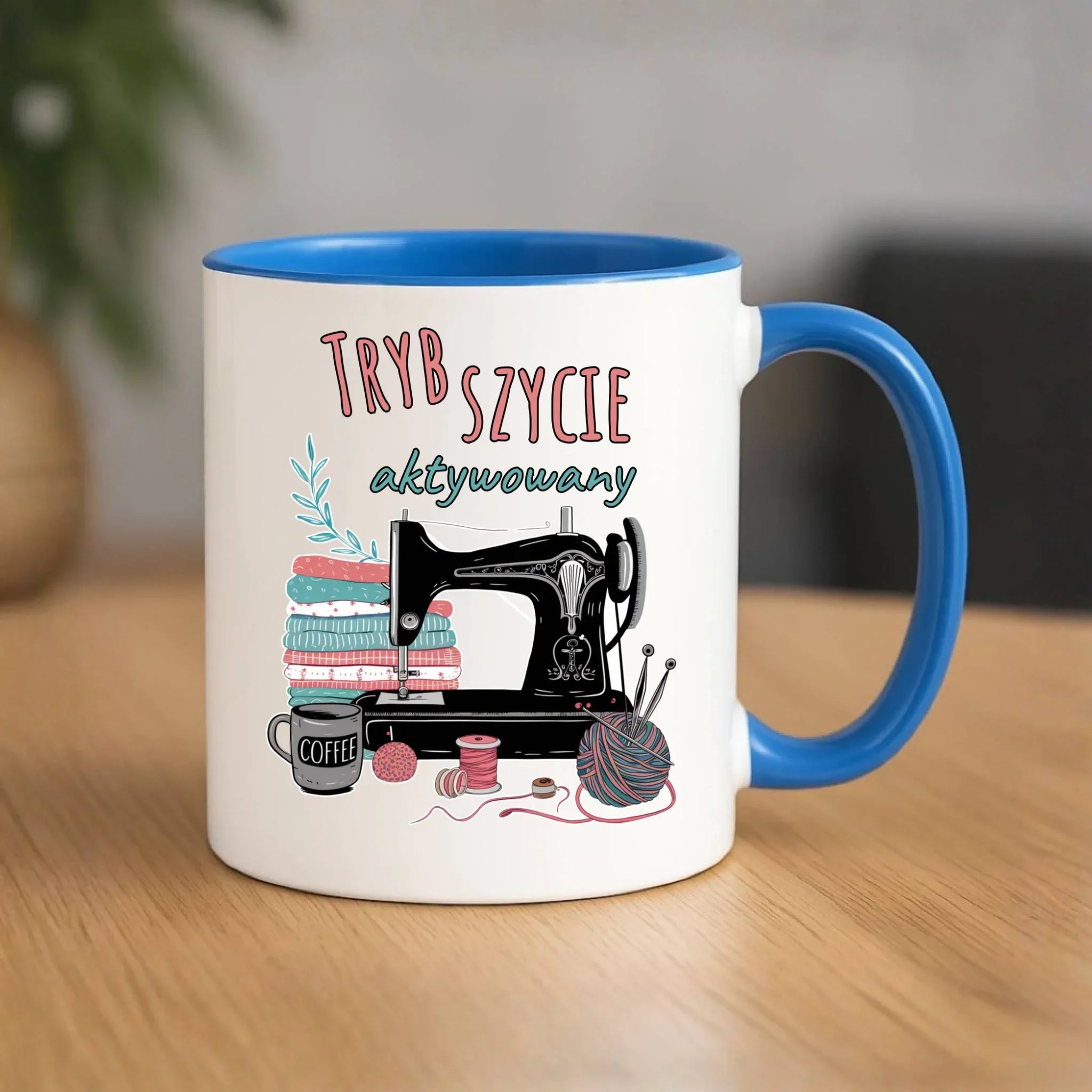 Kubek szyciowy dla krawcowej – Tryb szycie aktywowany HS06 - StoryCups.pl