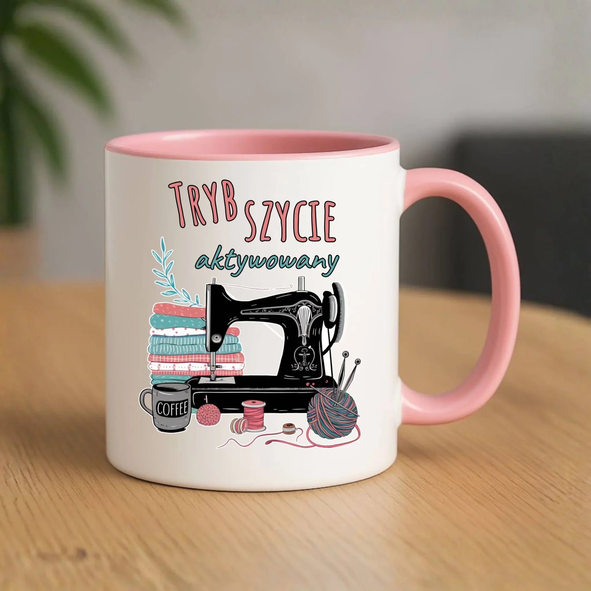 Kubek szyciowy dla krawcowej – Tryb szycie aktywowany HS06 - StoryCups.pl