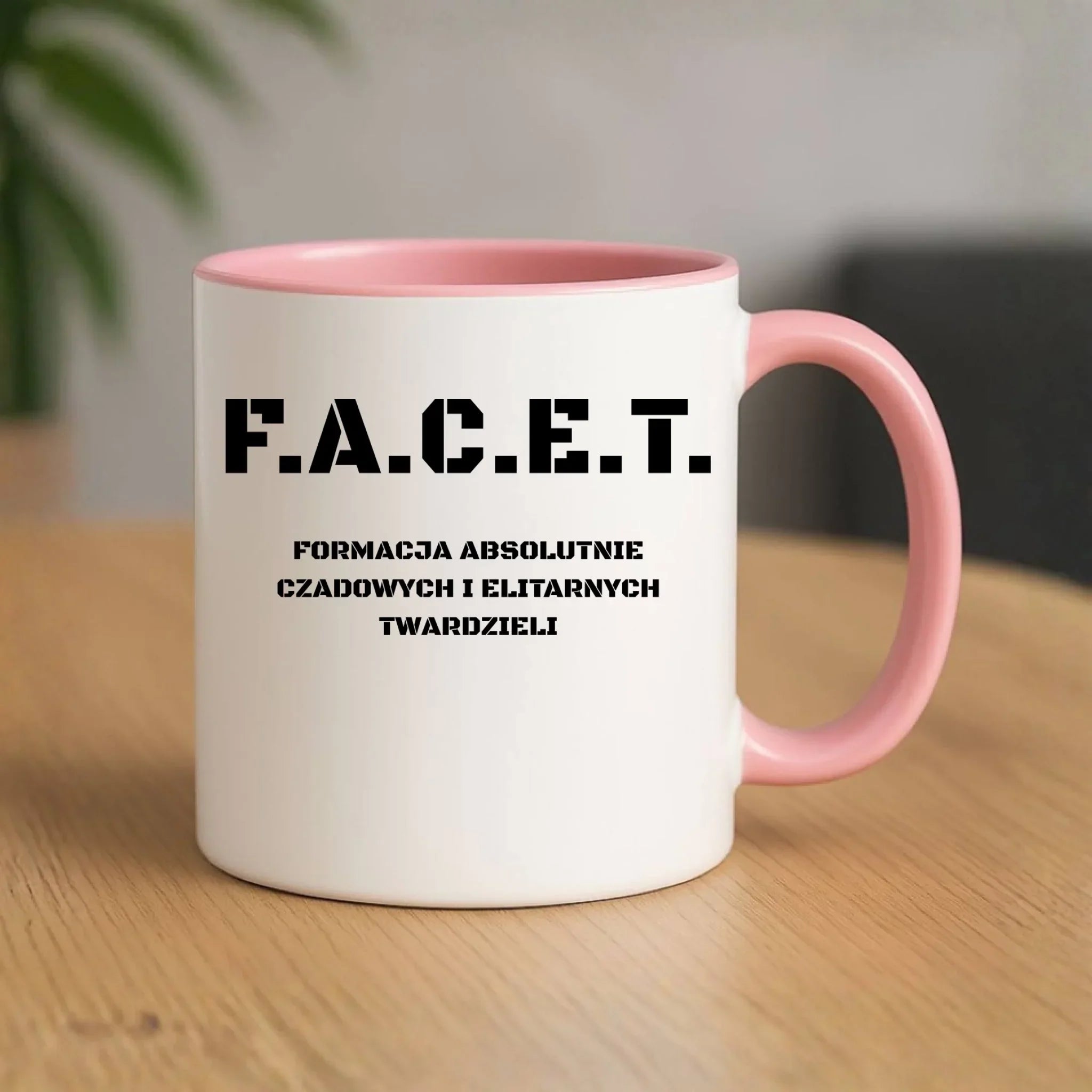Śmieszny kubek - Prezent dla chłopaka kolegów z pracy - F.A.C.E.T. Formacja Absolutnie Czadowych i Elitarnych Twardzieli DCH23 - StoryCups.pl