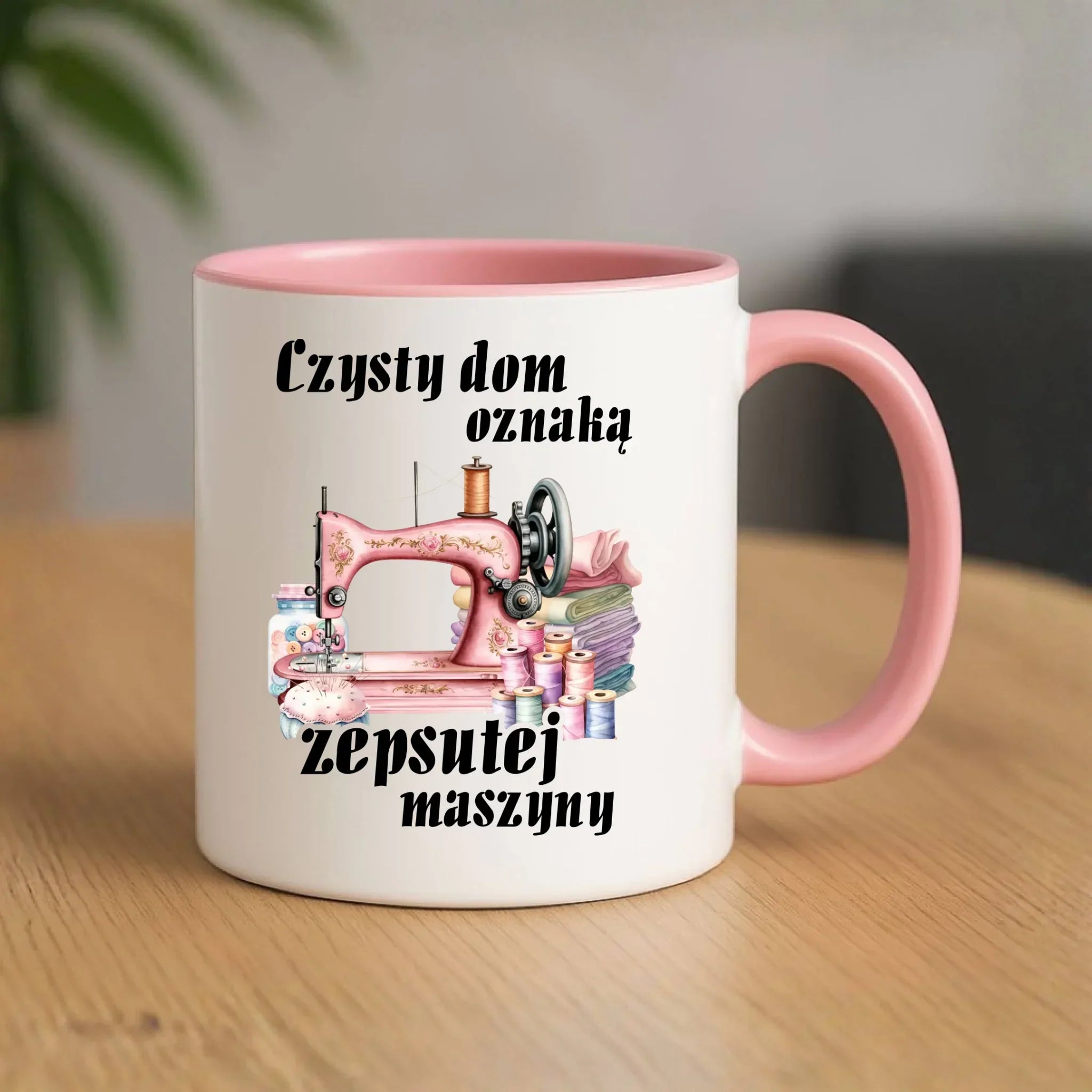 Kubek szyciowy dla krawcowej – Czysty dom oznaką zepsutej maszyny HS15 - StoryCups.pl