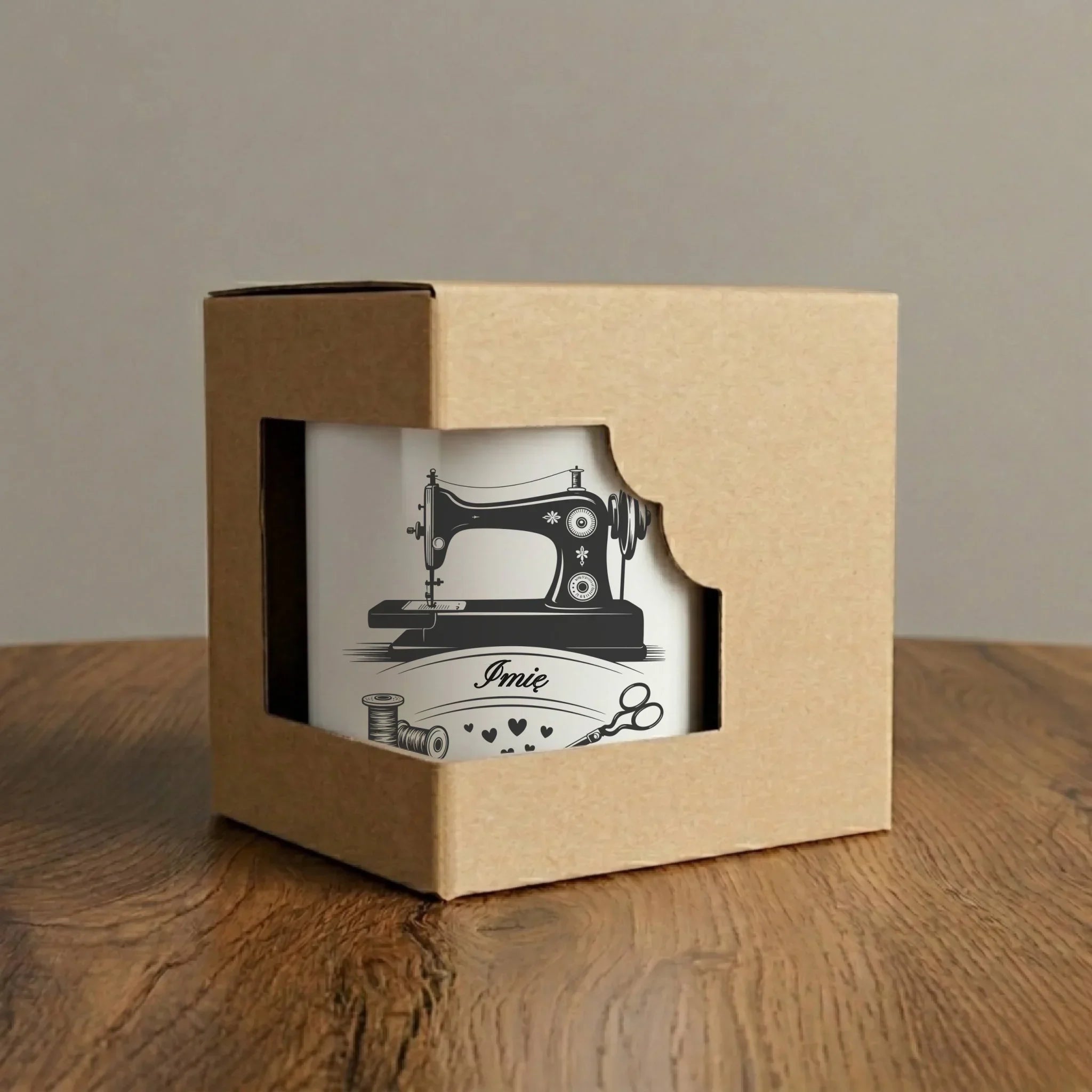 Kubek szyciowy dla krawcowej – Maszyna vintage- personalizowany HS34 - StoryCups.pl