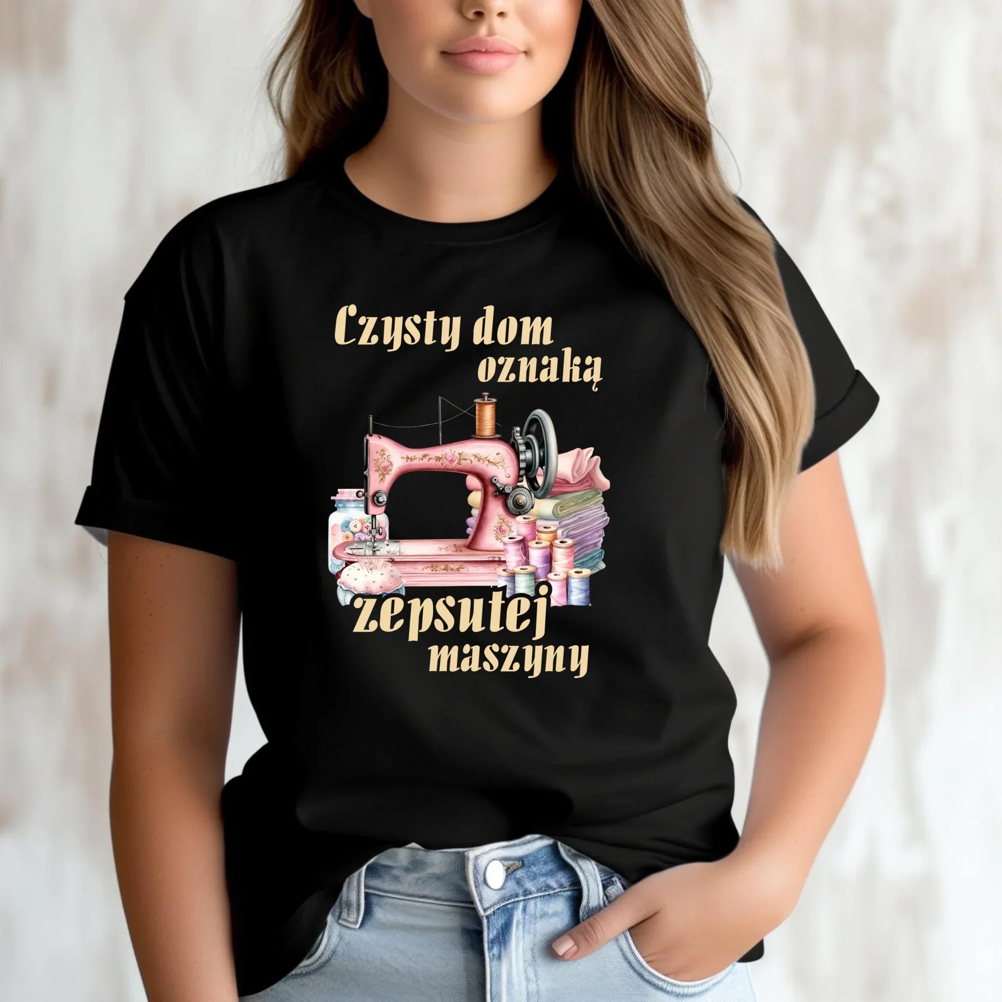 Koszulka damska szyciowa dla krawcowej - Czysty dom oznaką zepsutej maszyny HS15 - StoryCups.pl