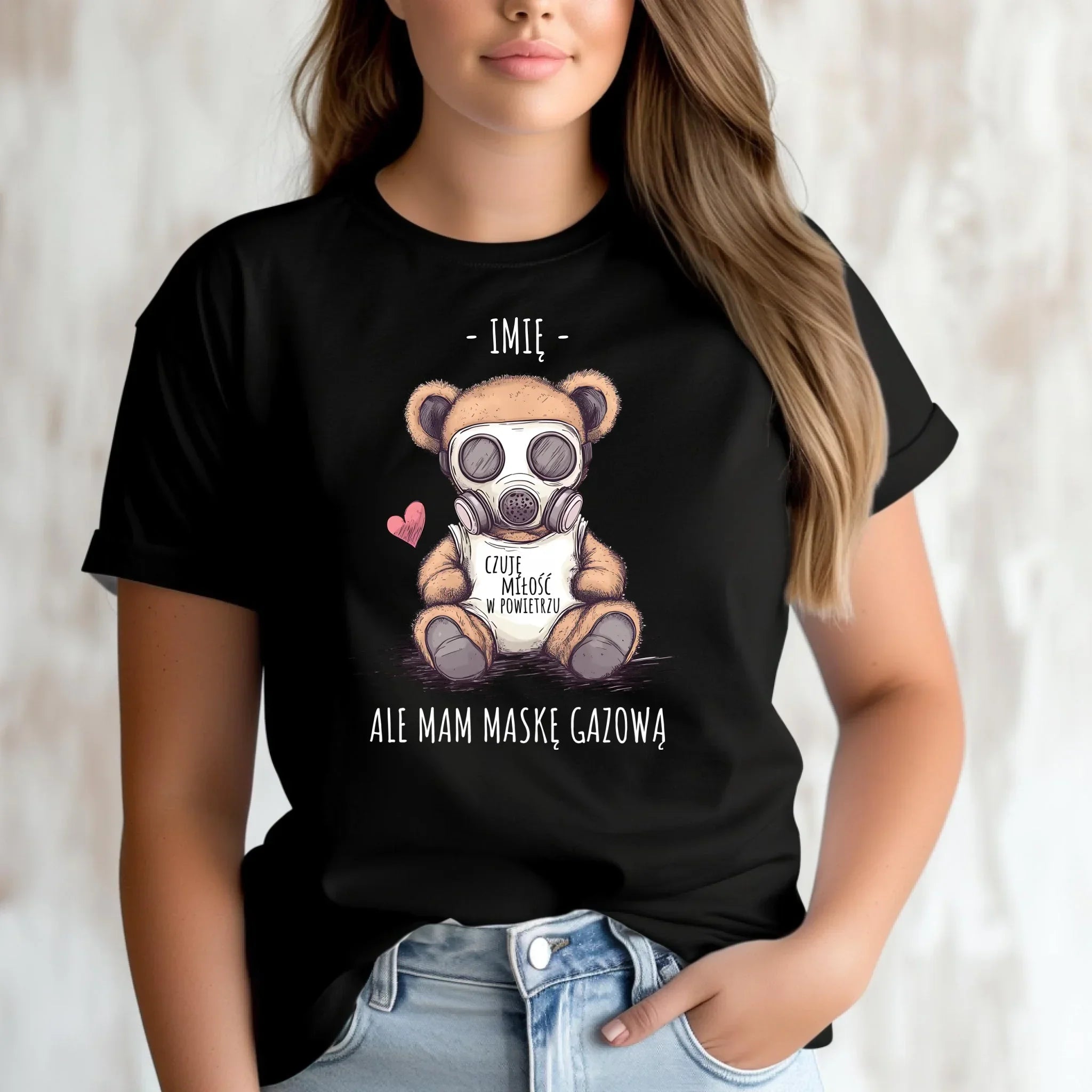 Koszulka damska - Miś w masce gazowej - Czuję miłość w powietrzu - personalizowana W38 - StoryCups.pl