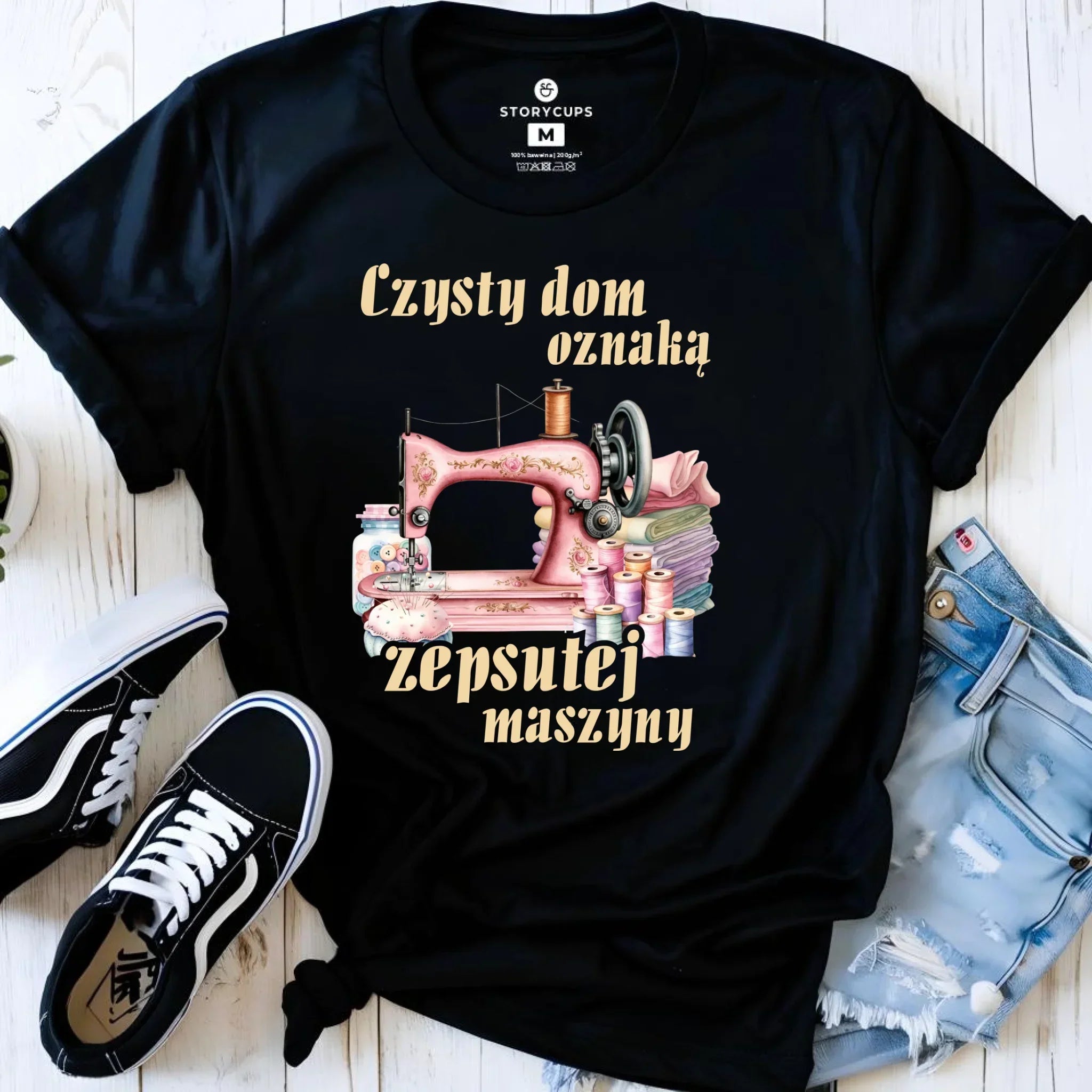 Koszulka damska szyciowa dla krawcowej - Czysty dom oznaką zepsutej maszyny HS15 - StoryCups.pl